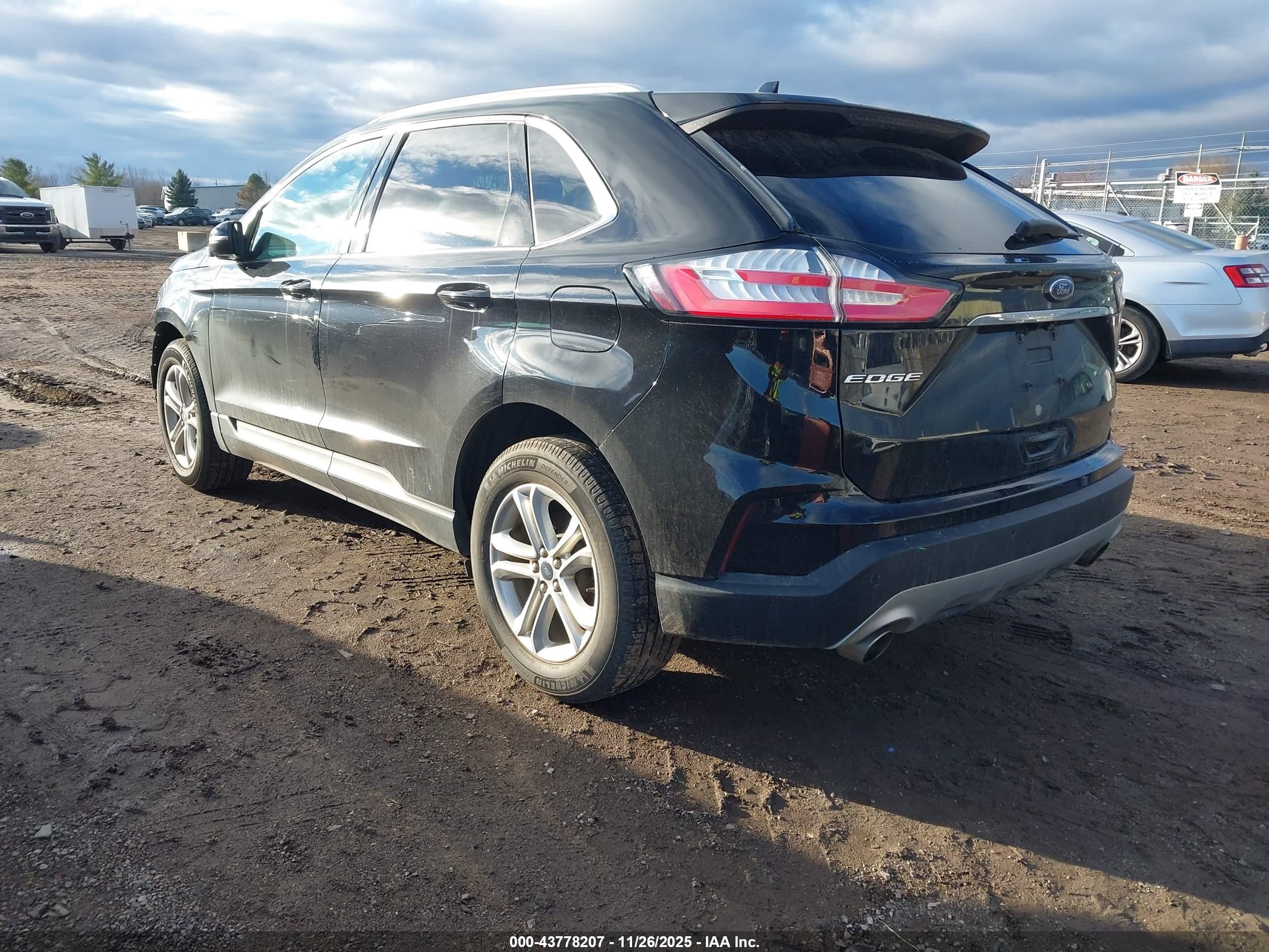 FORD EDGE image 3
