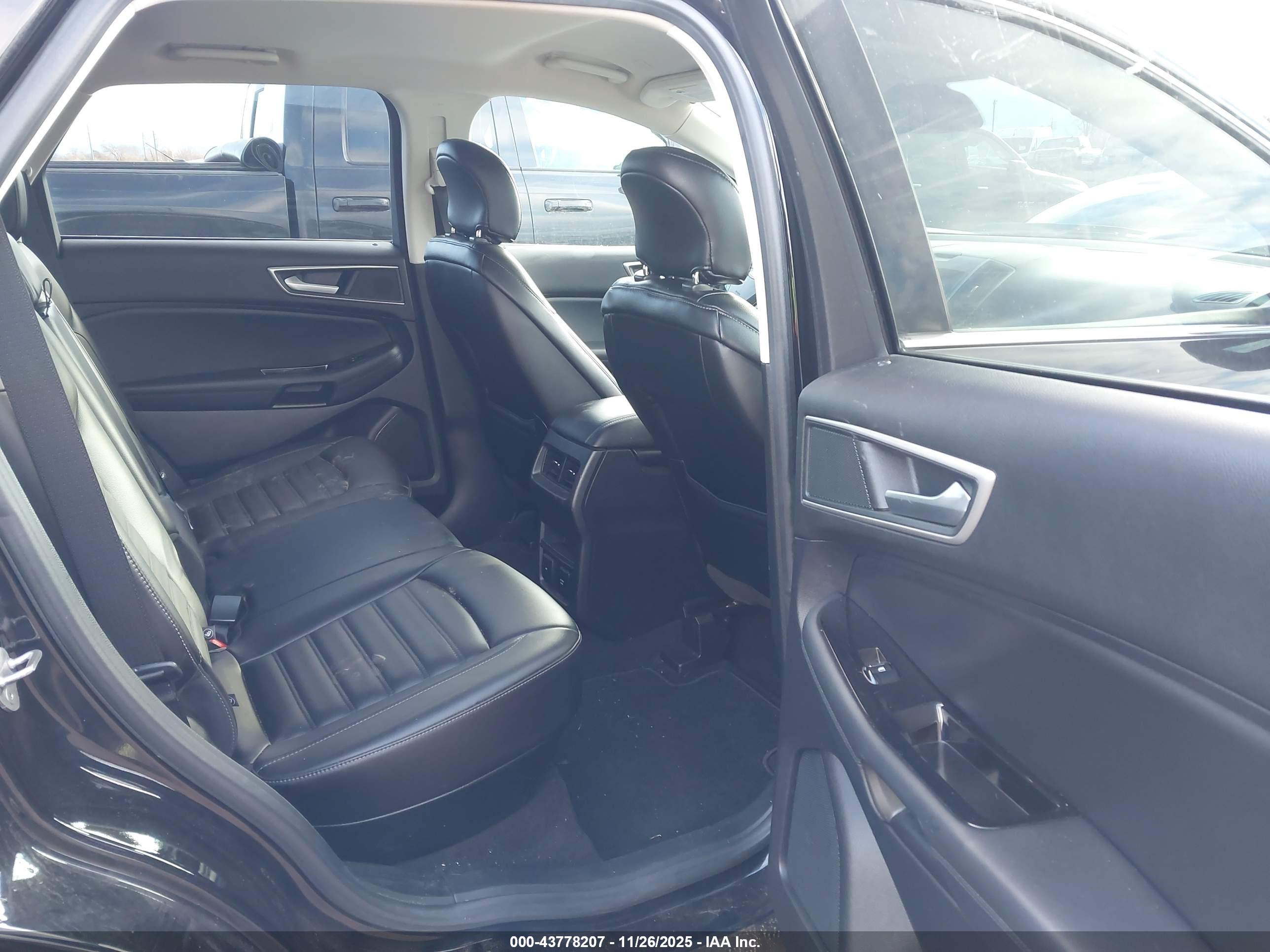 FORD EDGE image 8