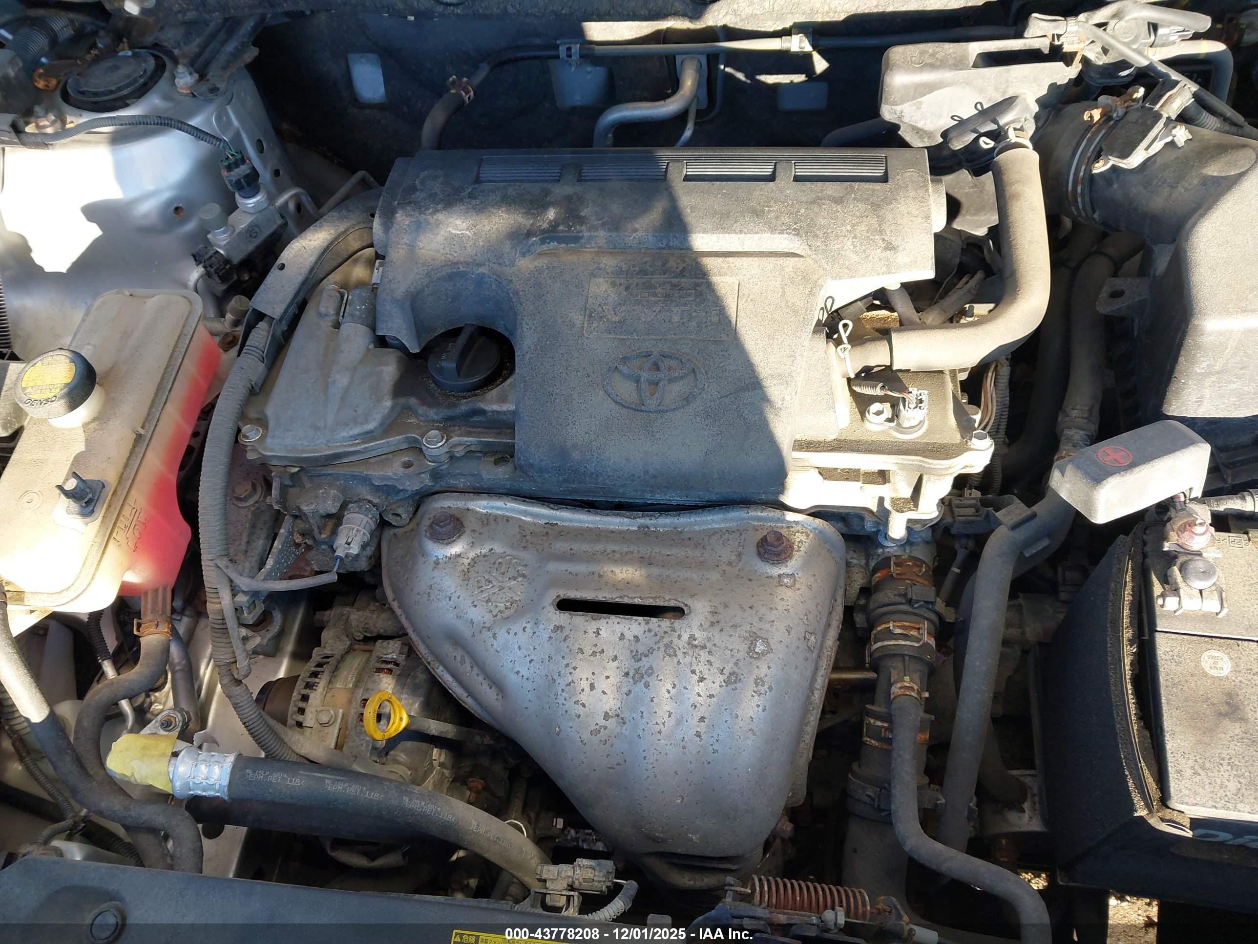 TOYOTA RAV4 image 10