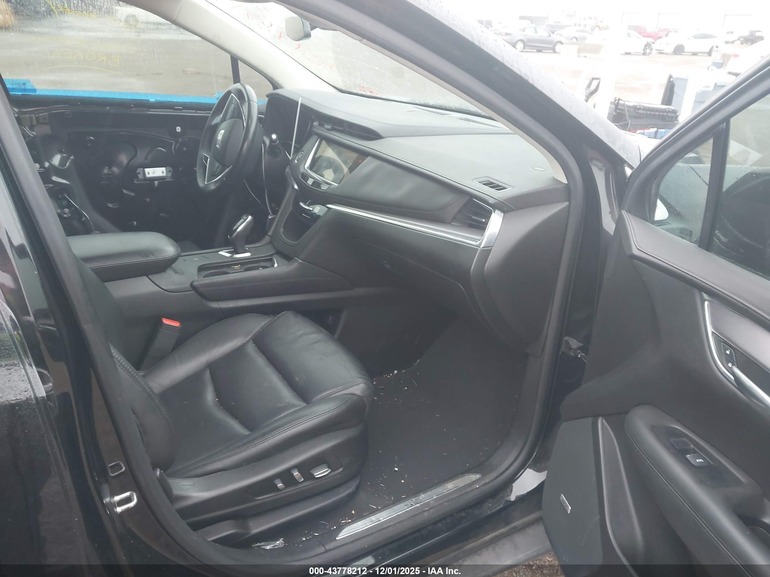 CADILLAC XT5 image 5