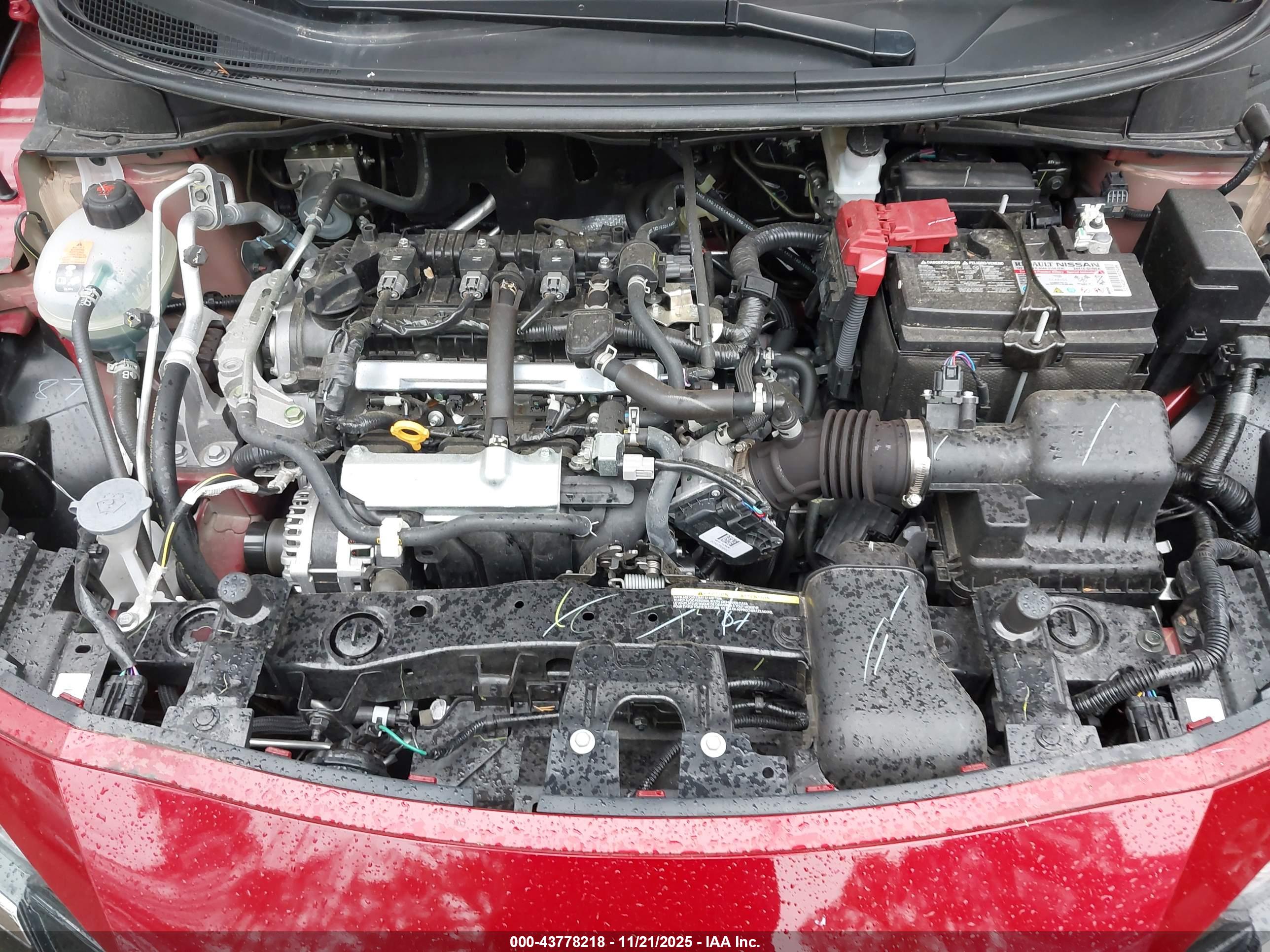 NISSAN VERSA image 10