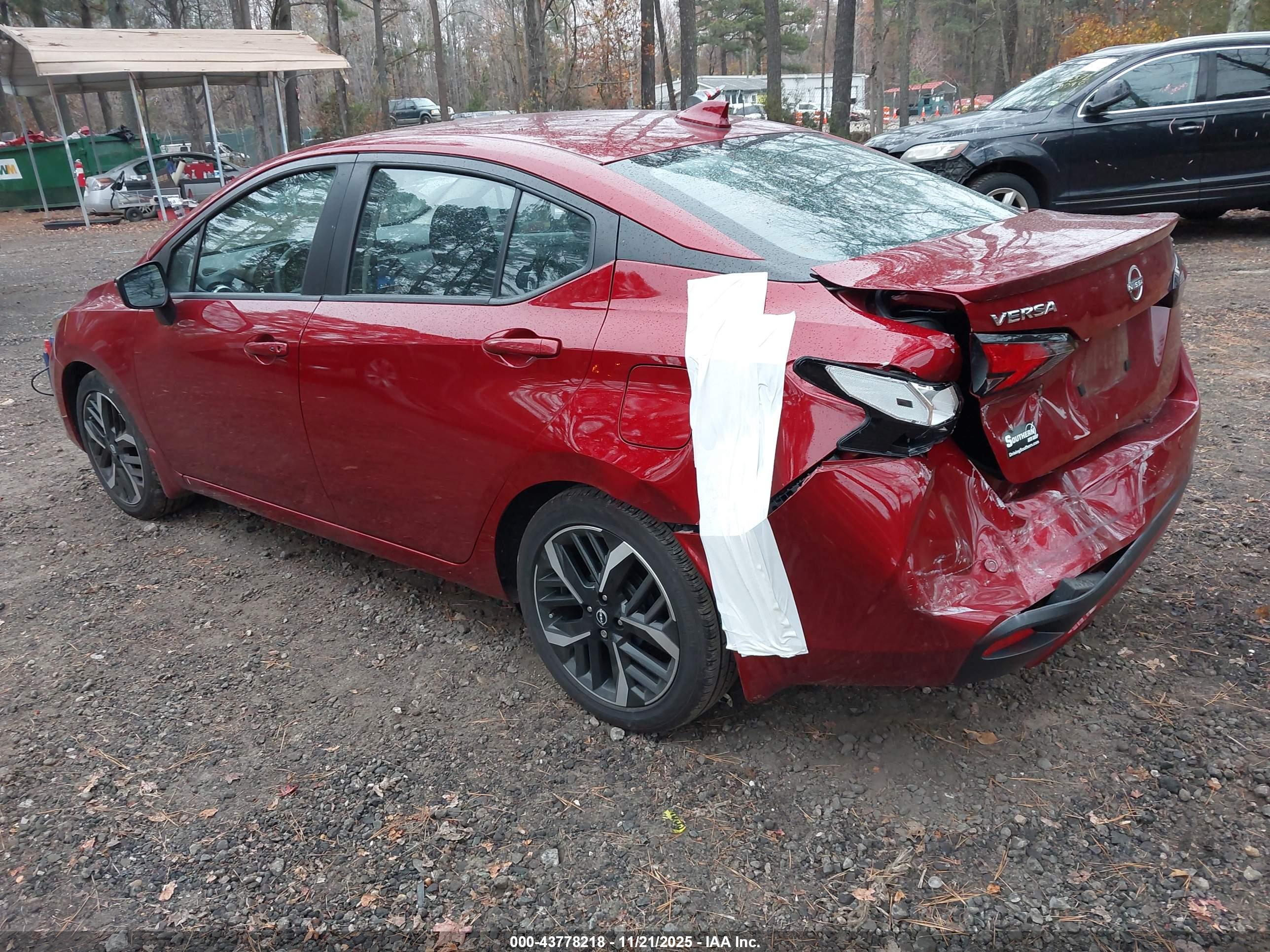 NISSAN VERSA image 3