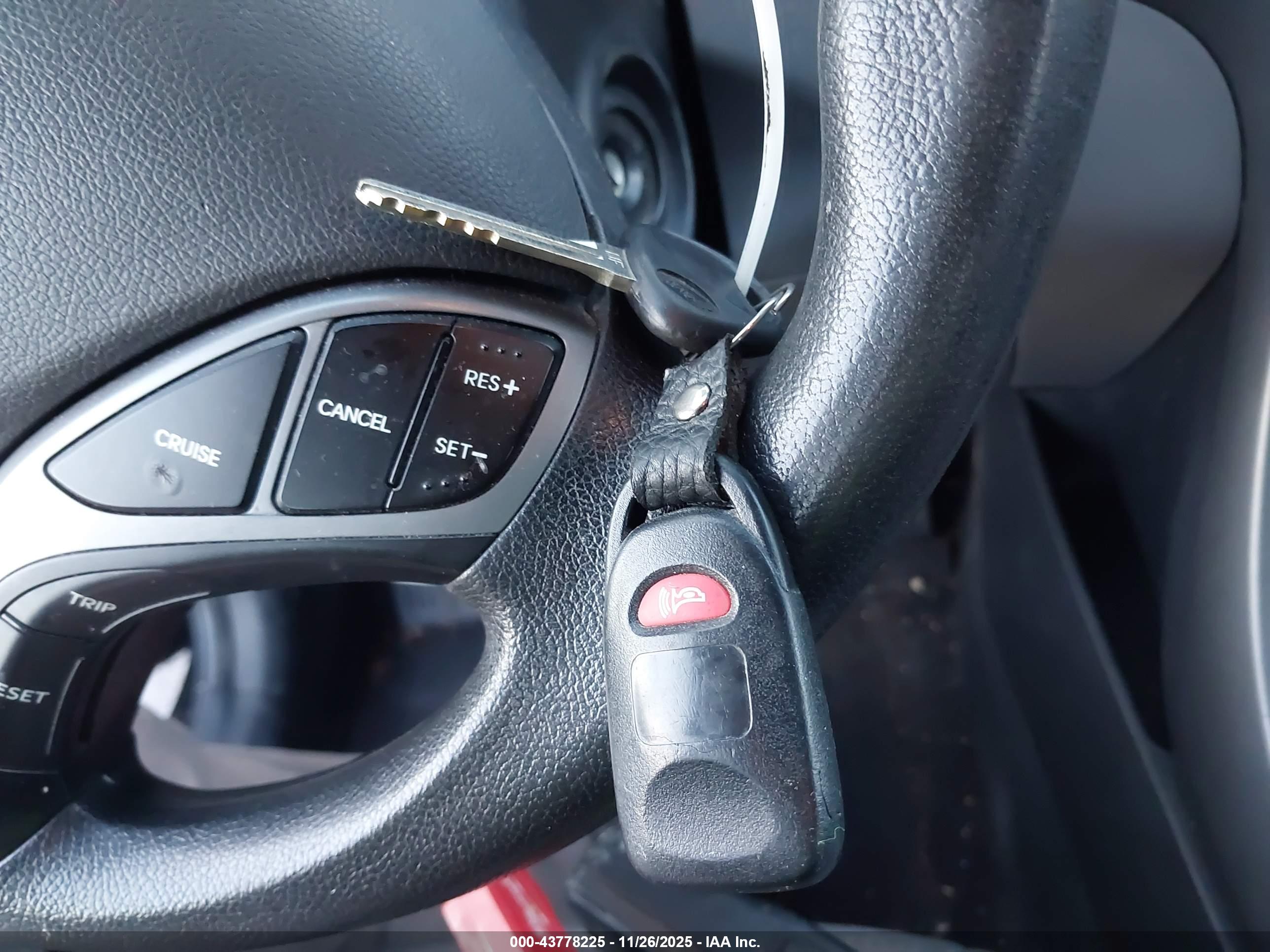 HYUNDAI ELANTRA image 11