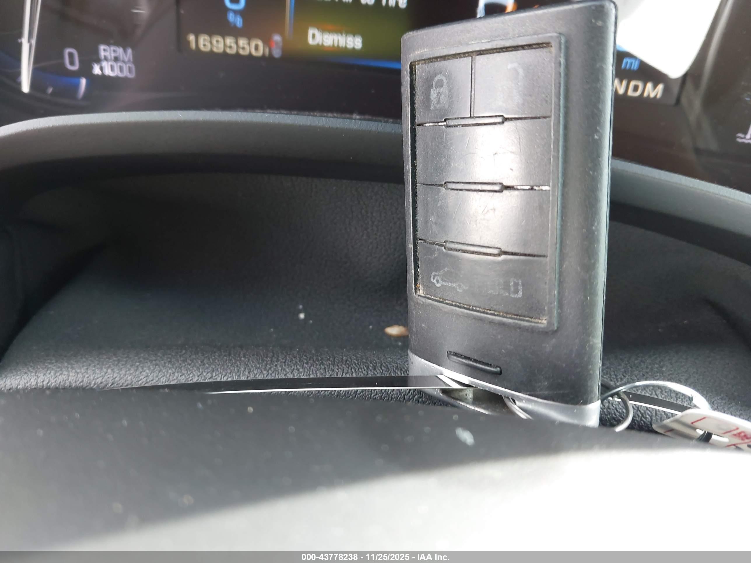 CADILLAC XTS image 11