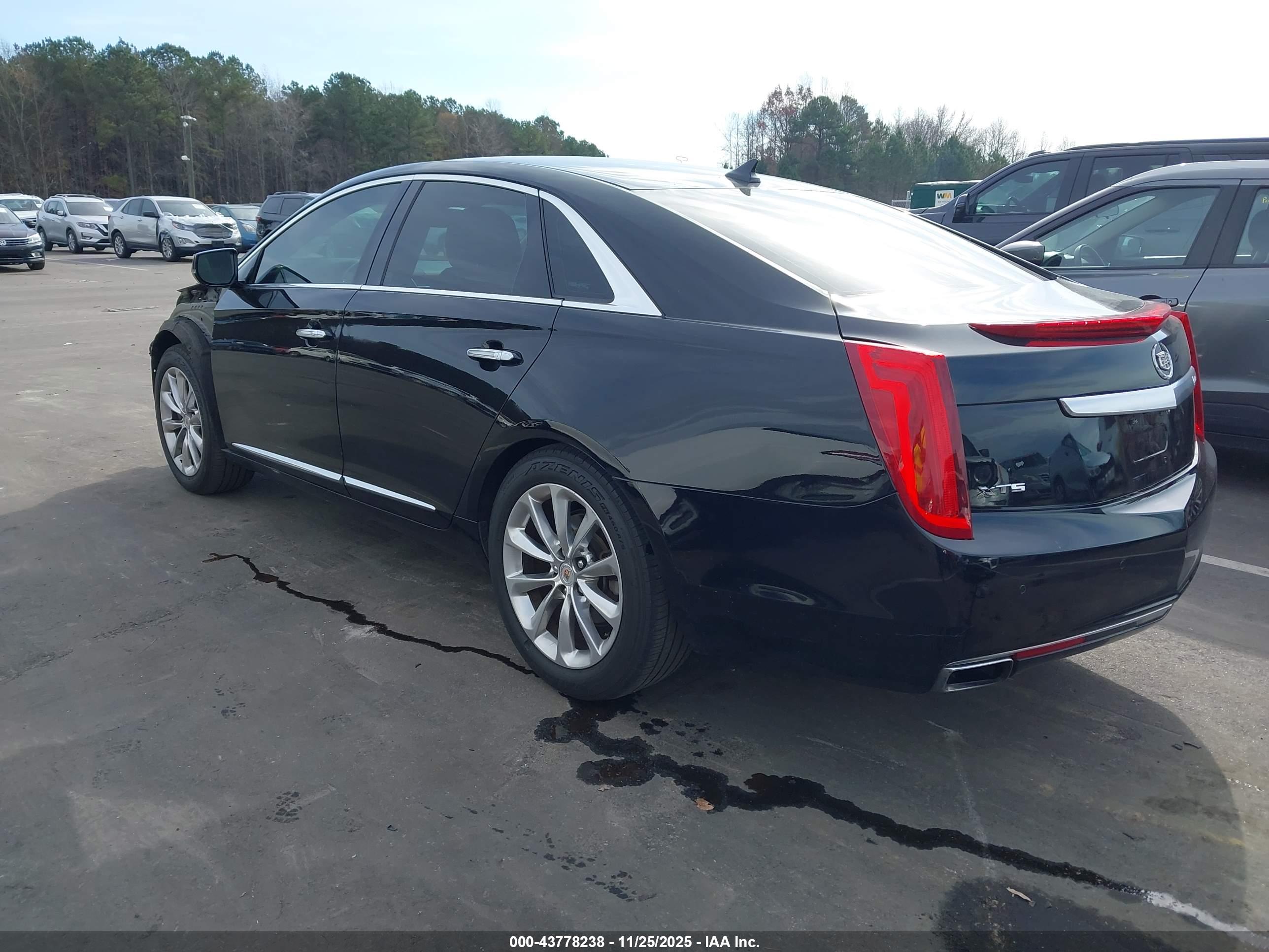 CADILLAC XTS image 3