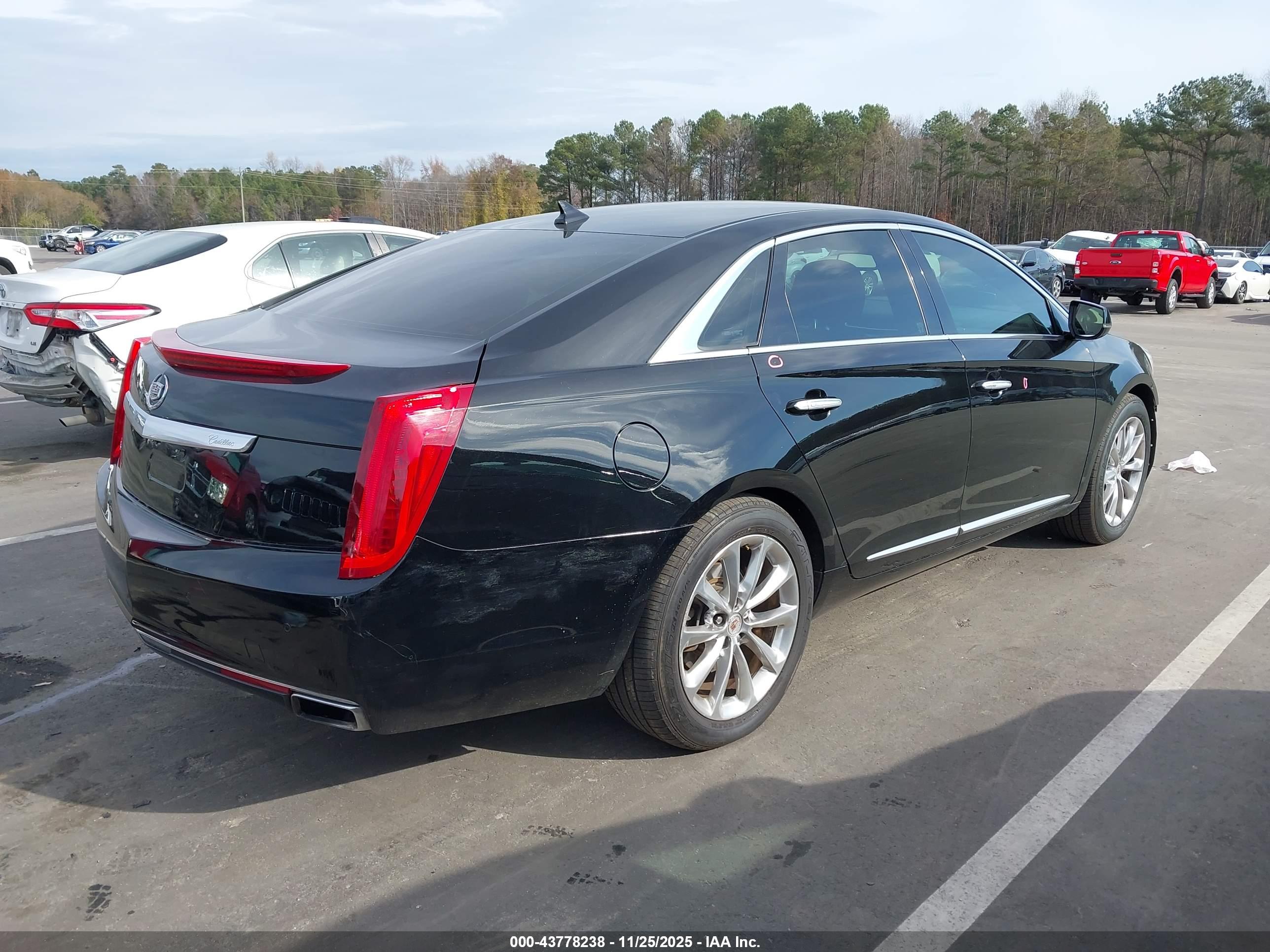 CADILLAC XTS image 4