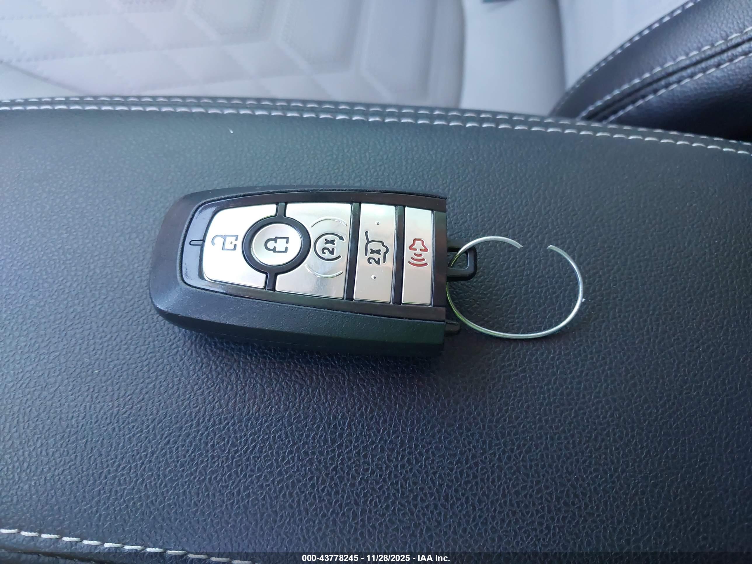 FORD ESCAPE image 11