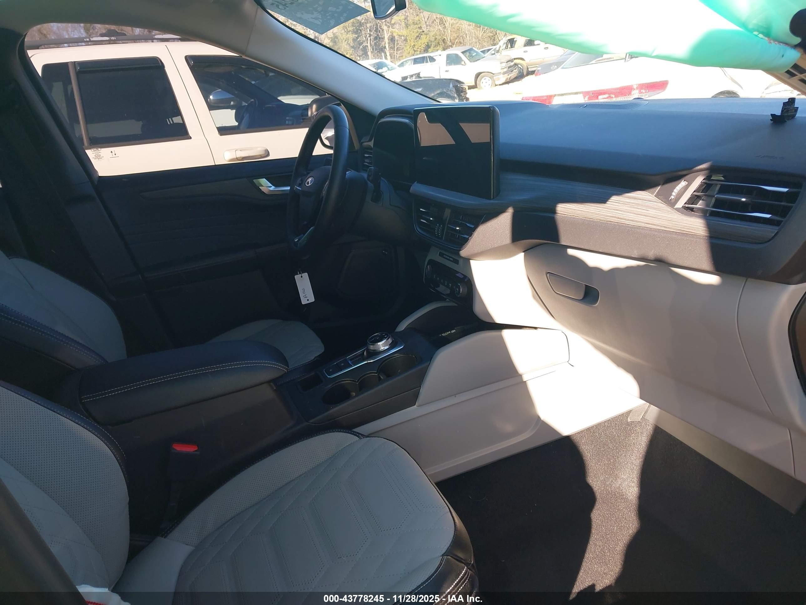 FORD ESCAPE image 5