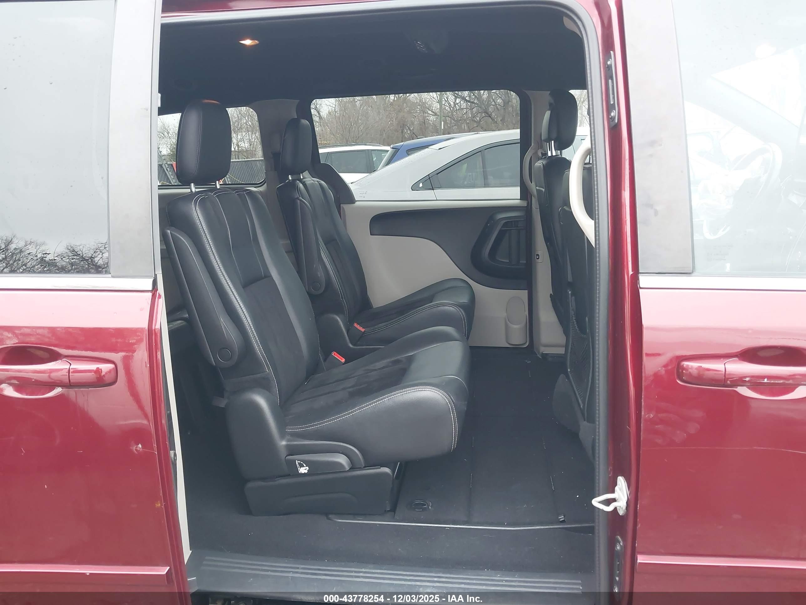 DODGE GRAND image 8
