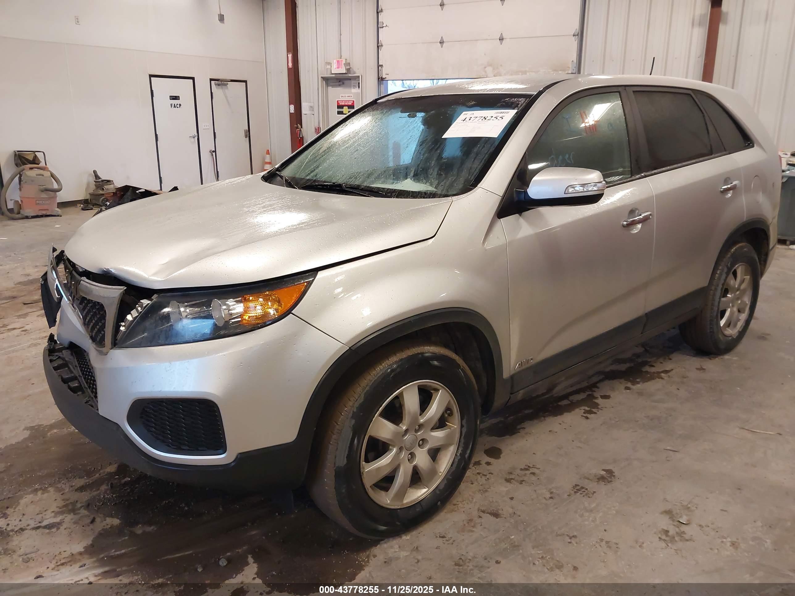 KIA SORENTO image 2
