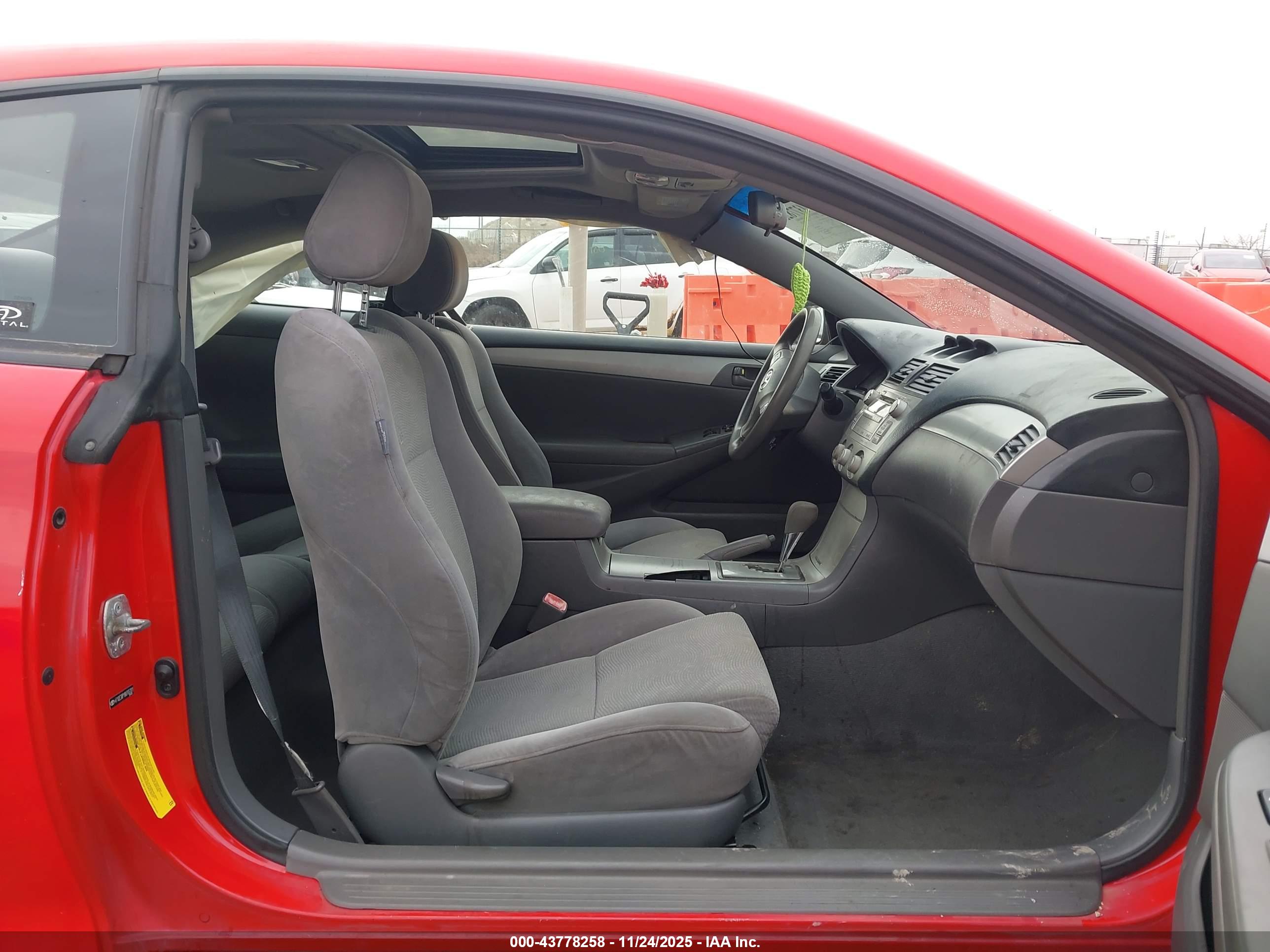 TOYOTA CAMRY image 5