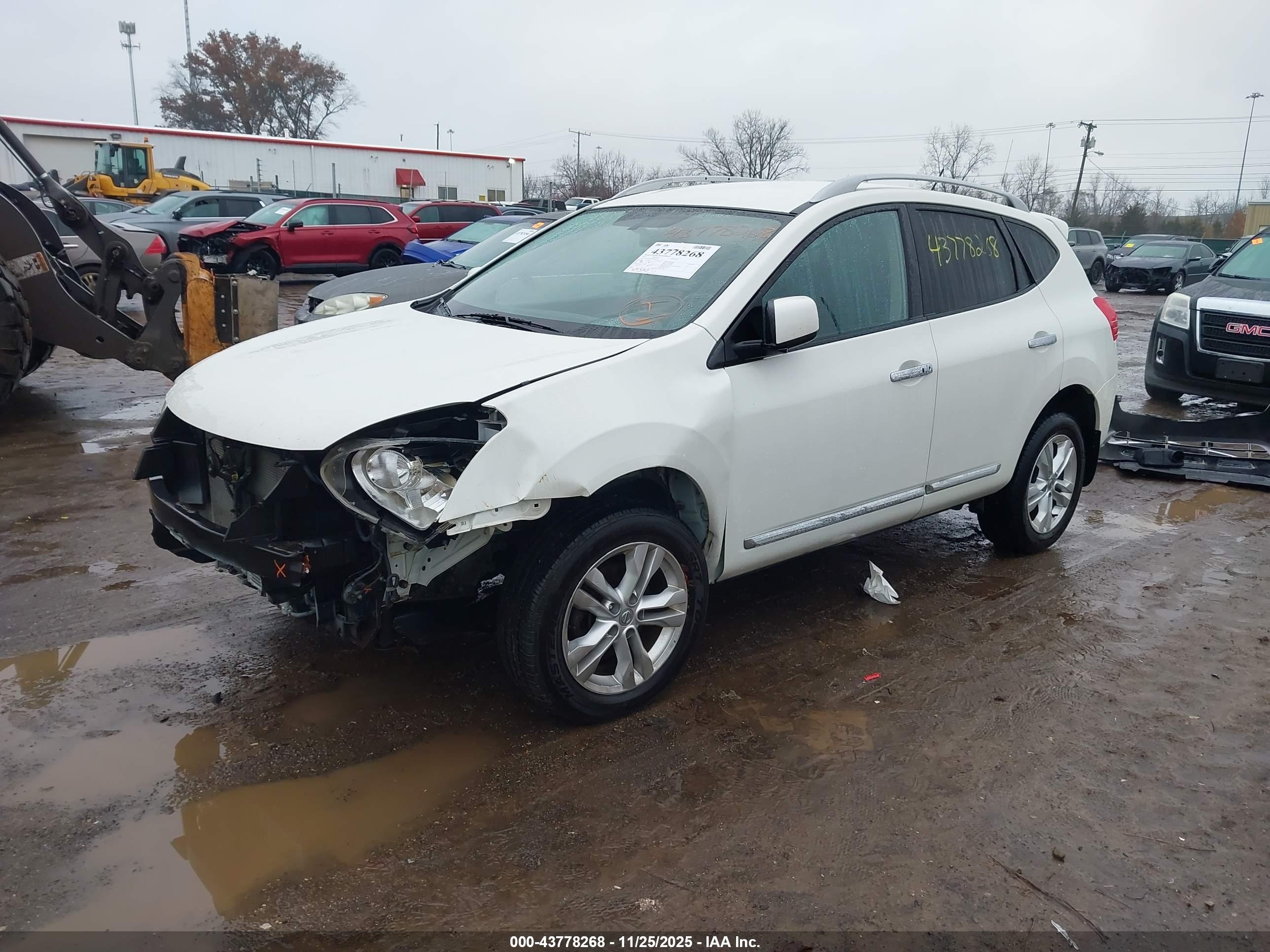 NISSAN ROGUE image 2