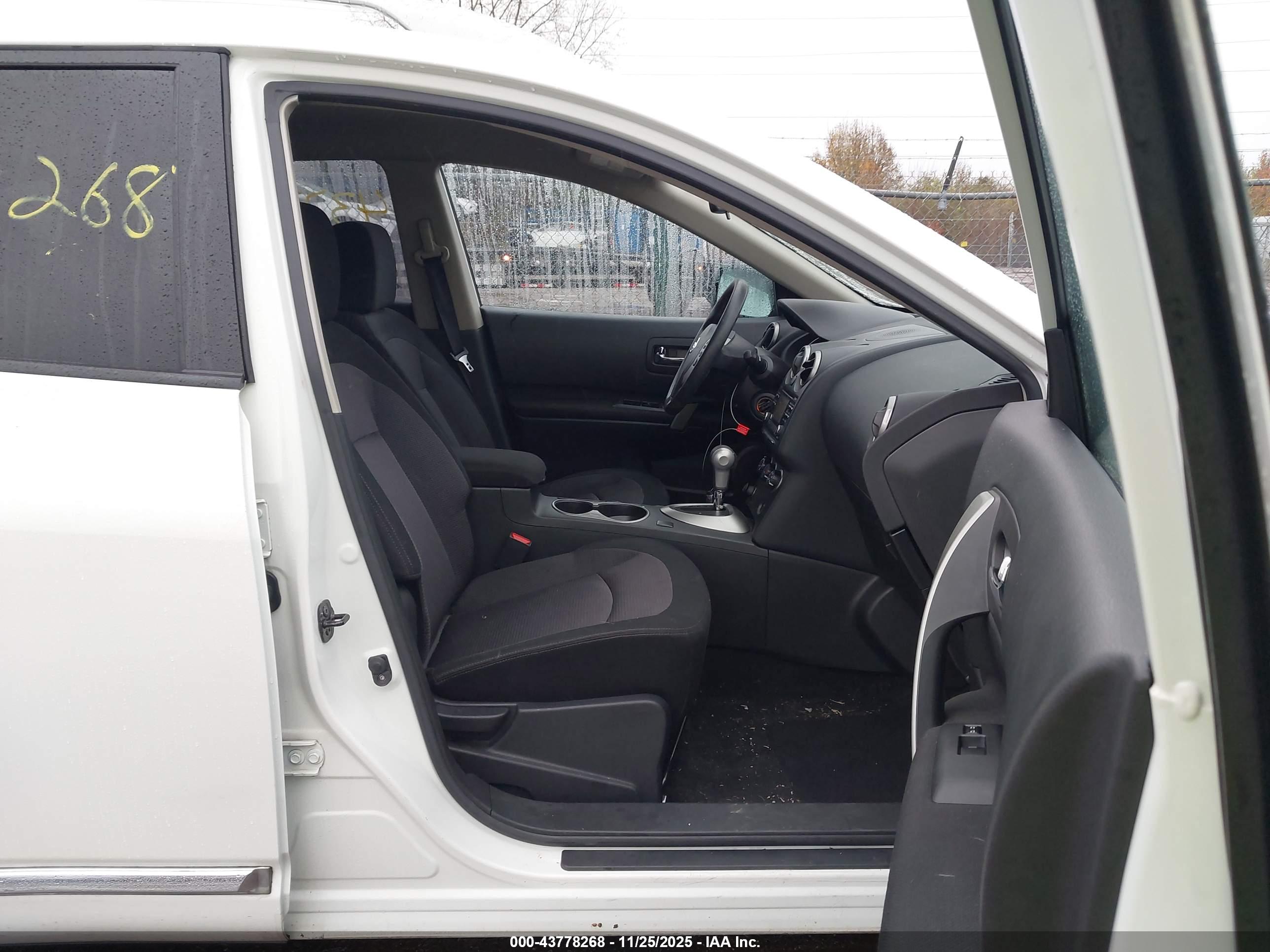 NISSAN ROGUE image 5