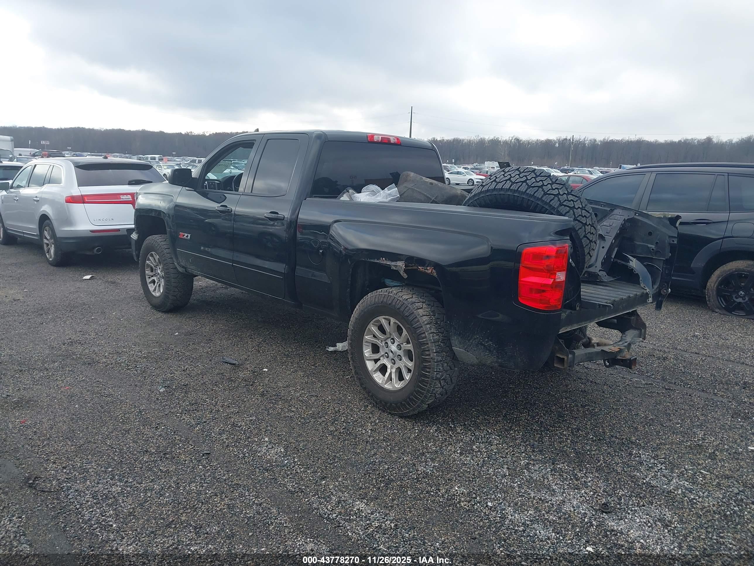 CHEVROLET SILVERADO image 3