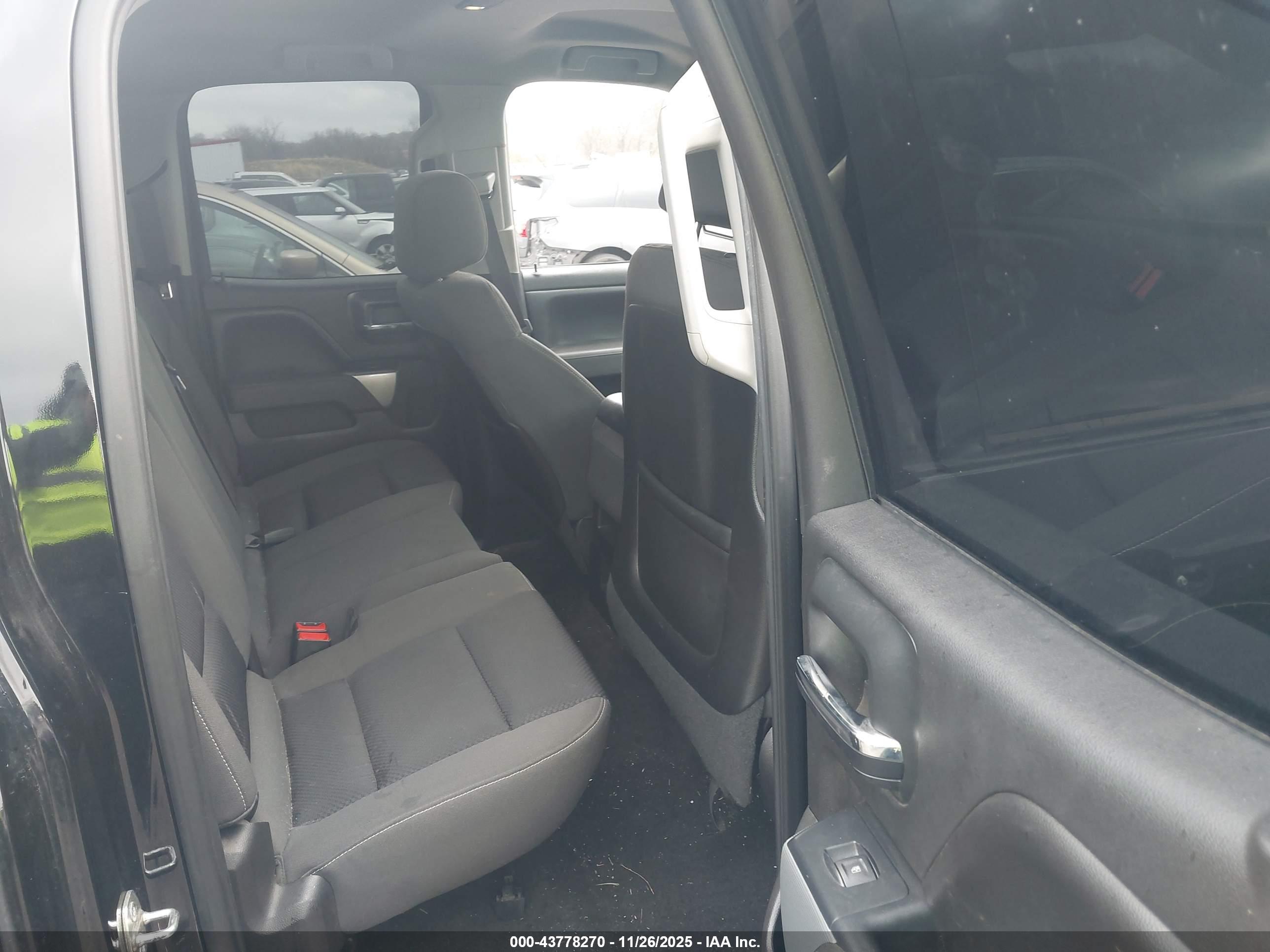 CHEVROLET SILVERADO image 8