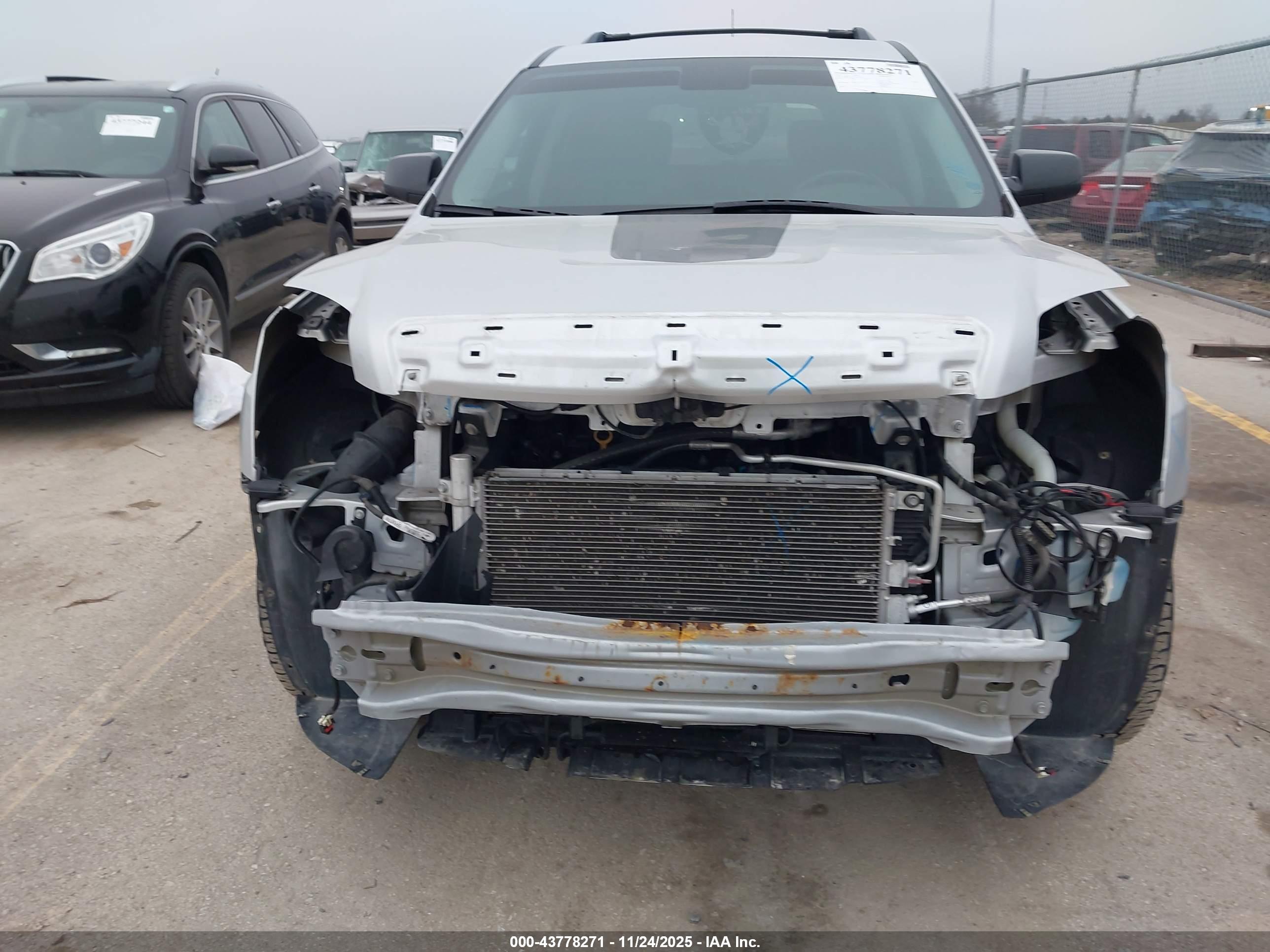 GMC TERRAIN image 6