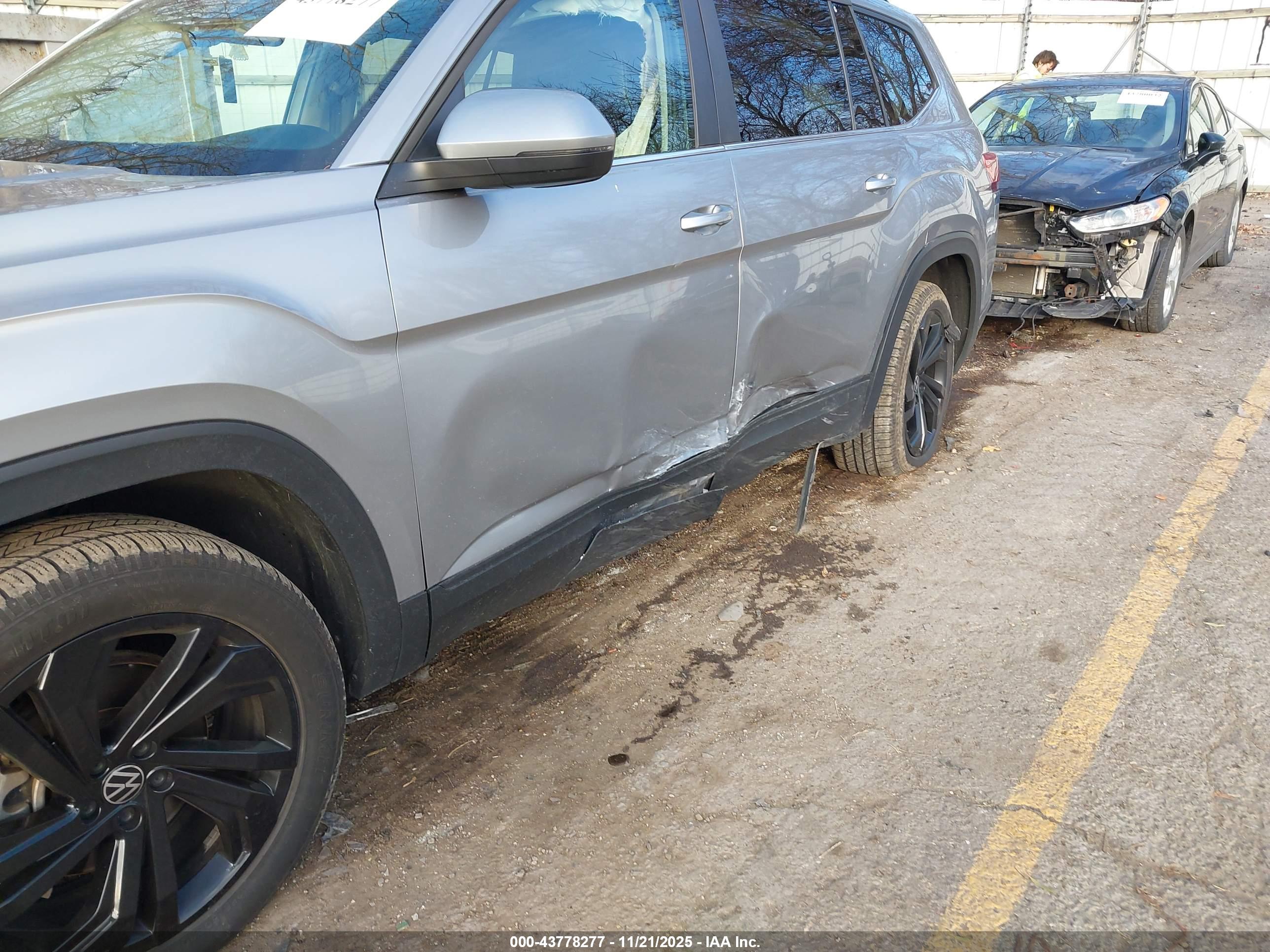 VOLKSWAGEN ATLAS image 6