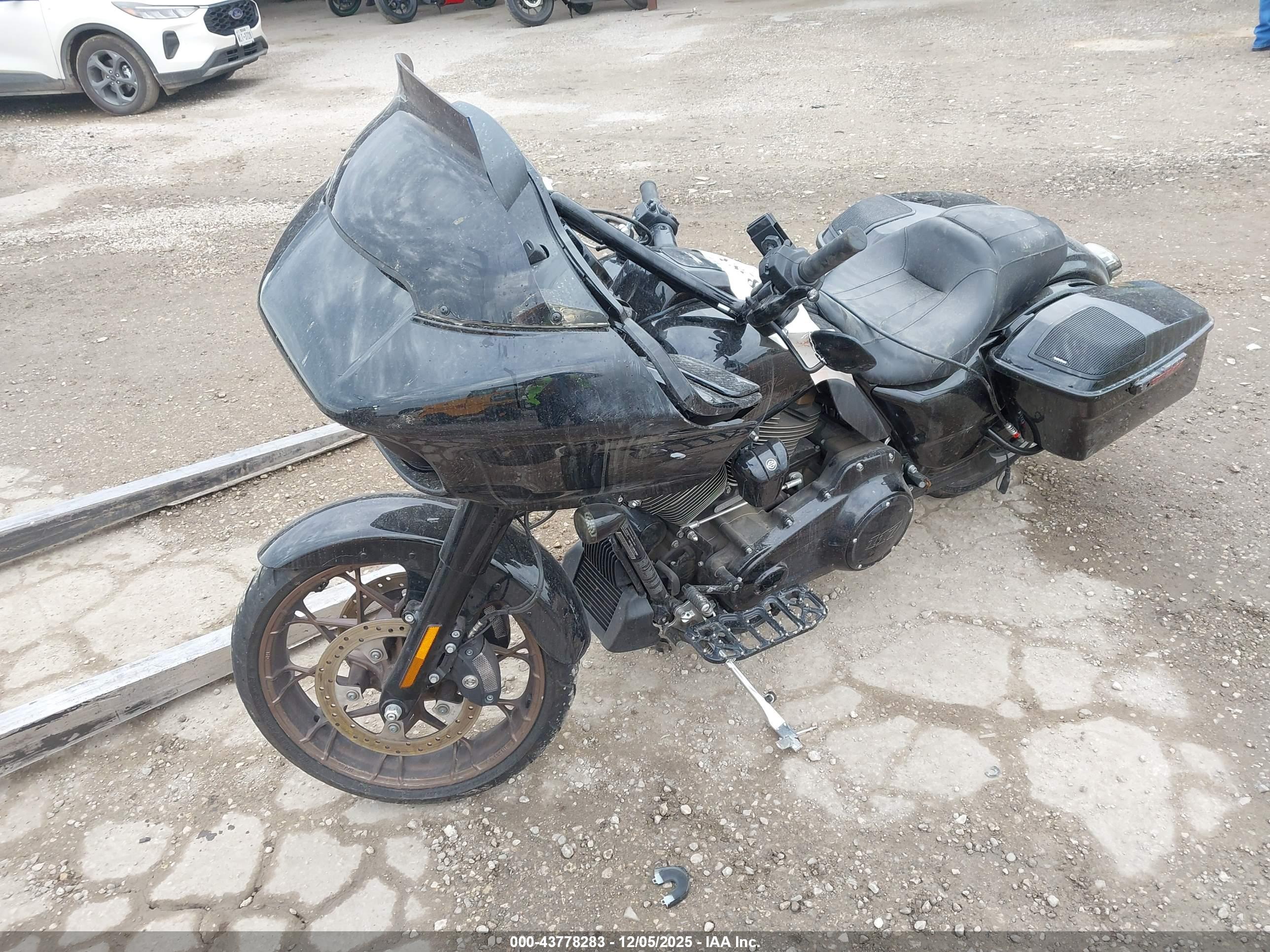 HARLEY-DAVIDSON FLTRXST image 2