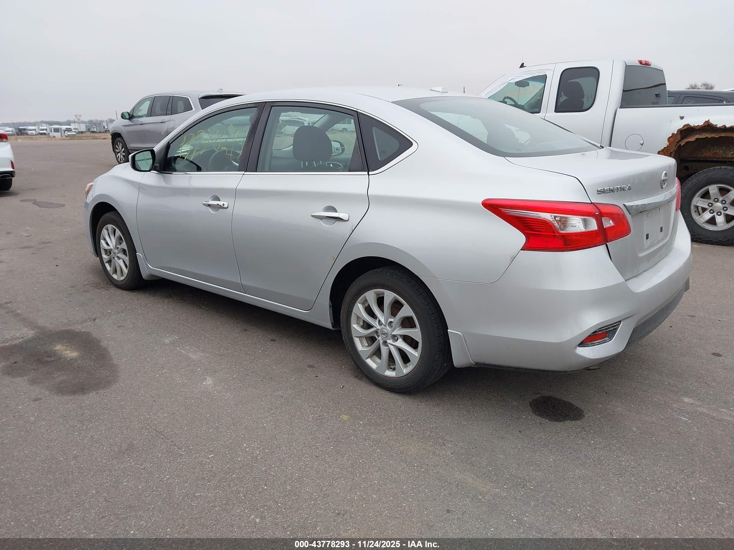 NISSAN SENTRA image 3