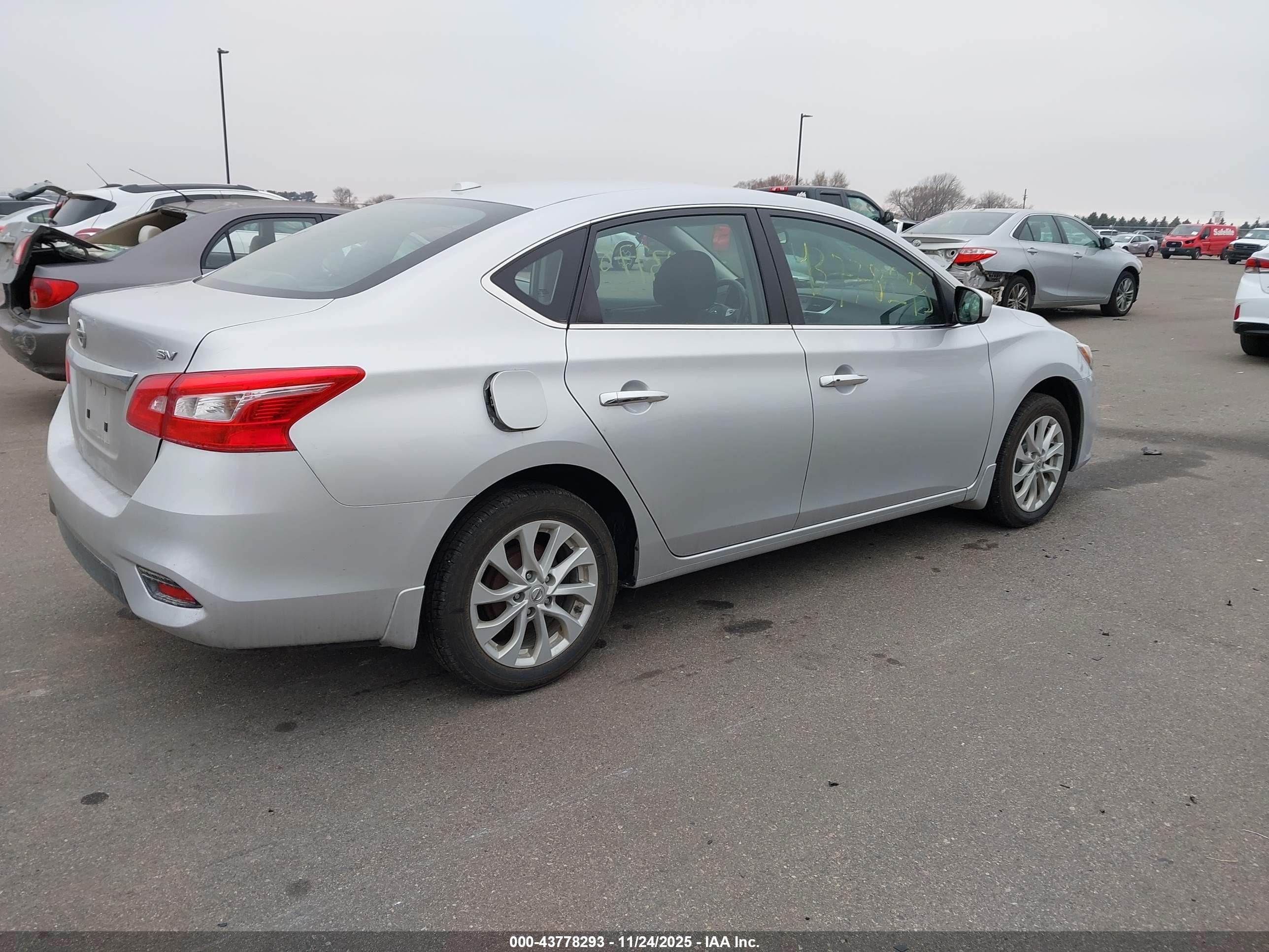 NISSAN SENTRA image 4
