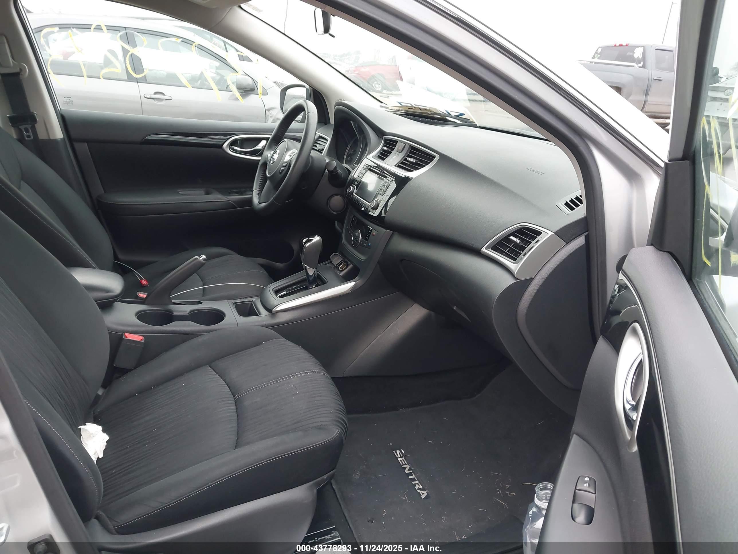 NISSAN SENTRA image 5