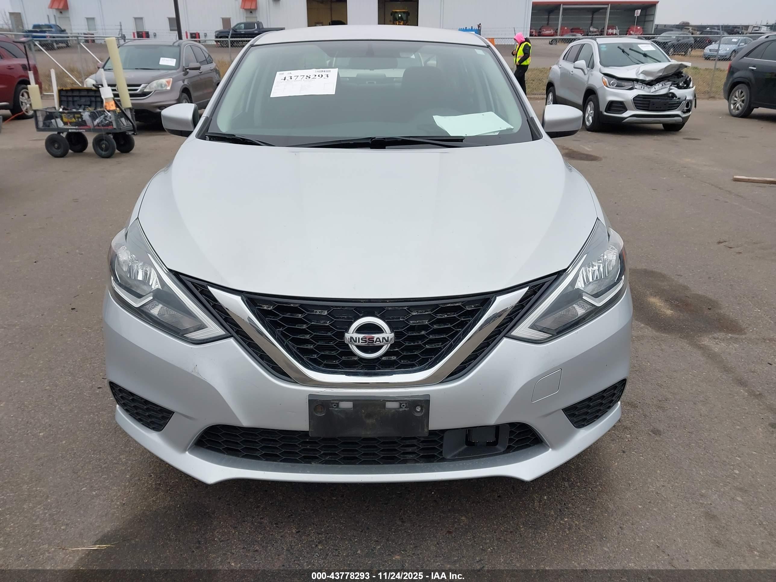 NISSAN SENTRA image 6