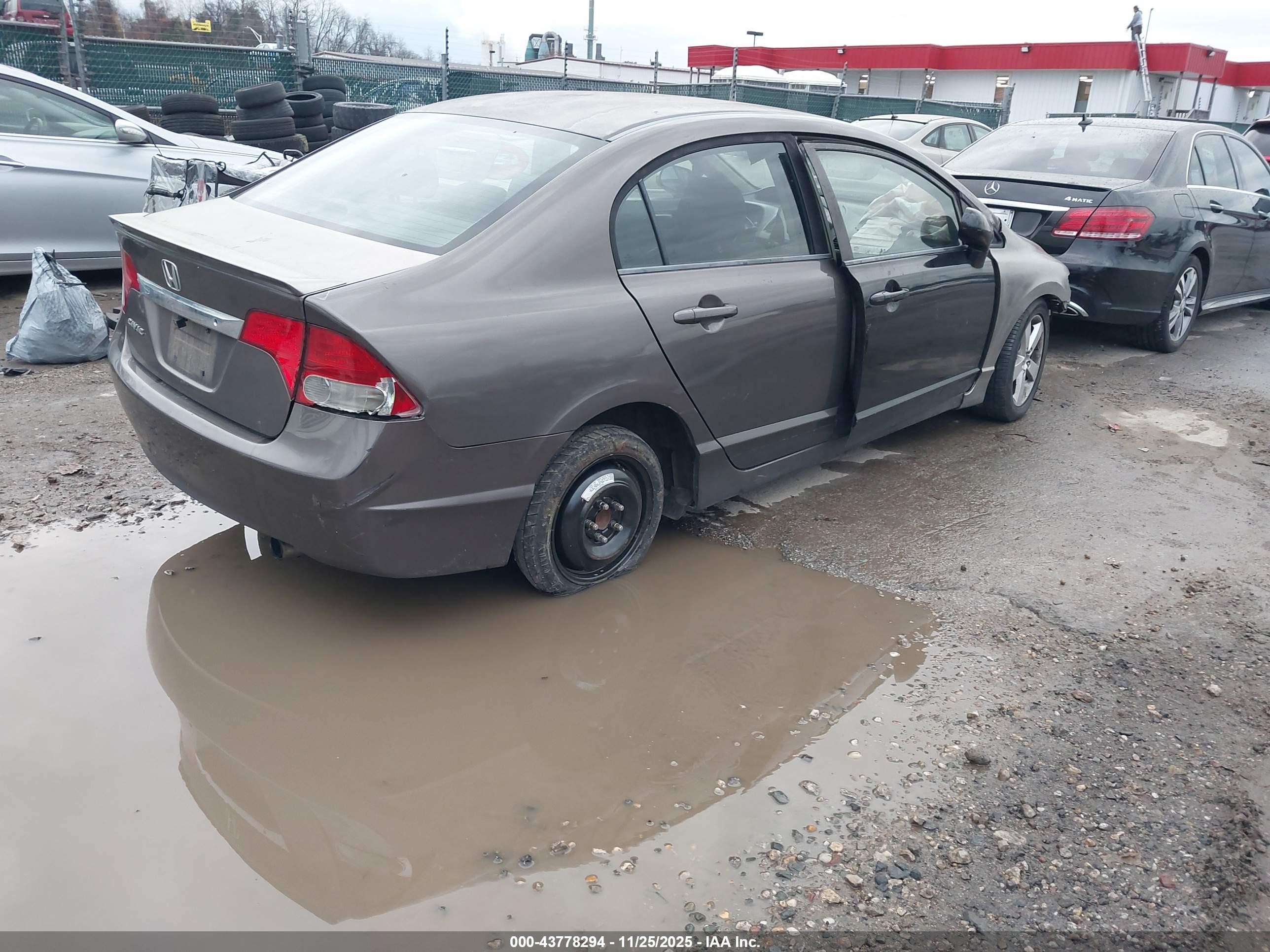 HONDA CIVIC image 4