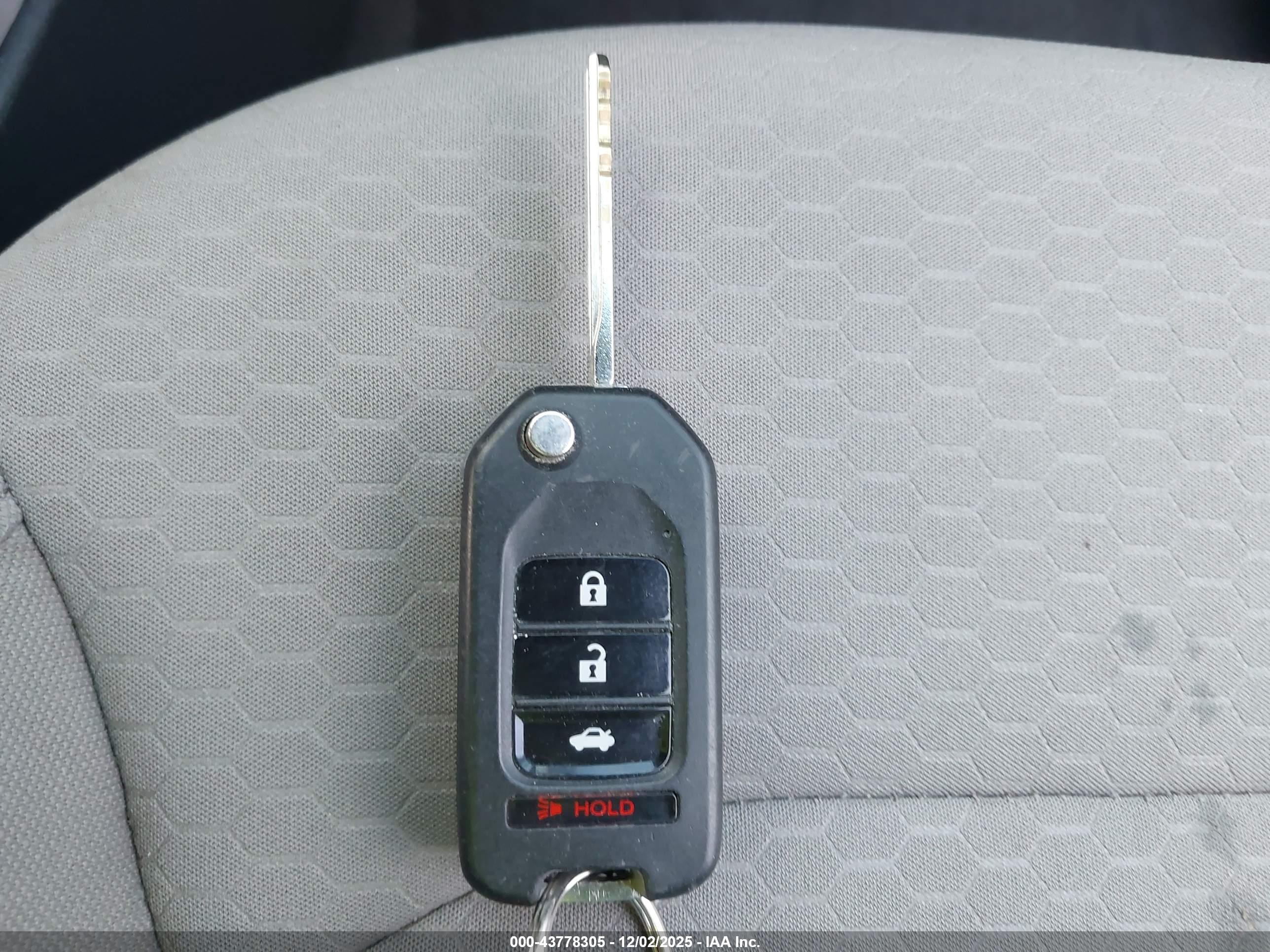 HYUNDAI ELANTRA image 11