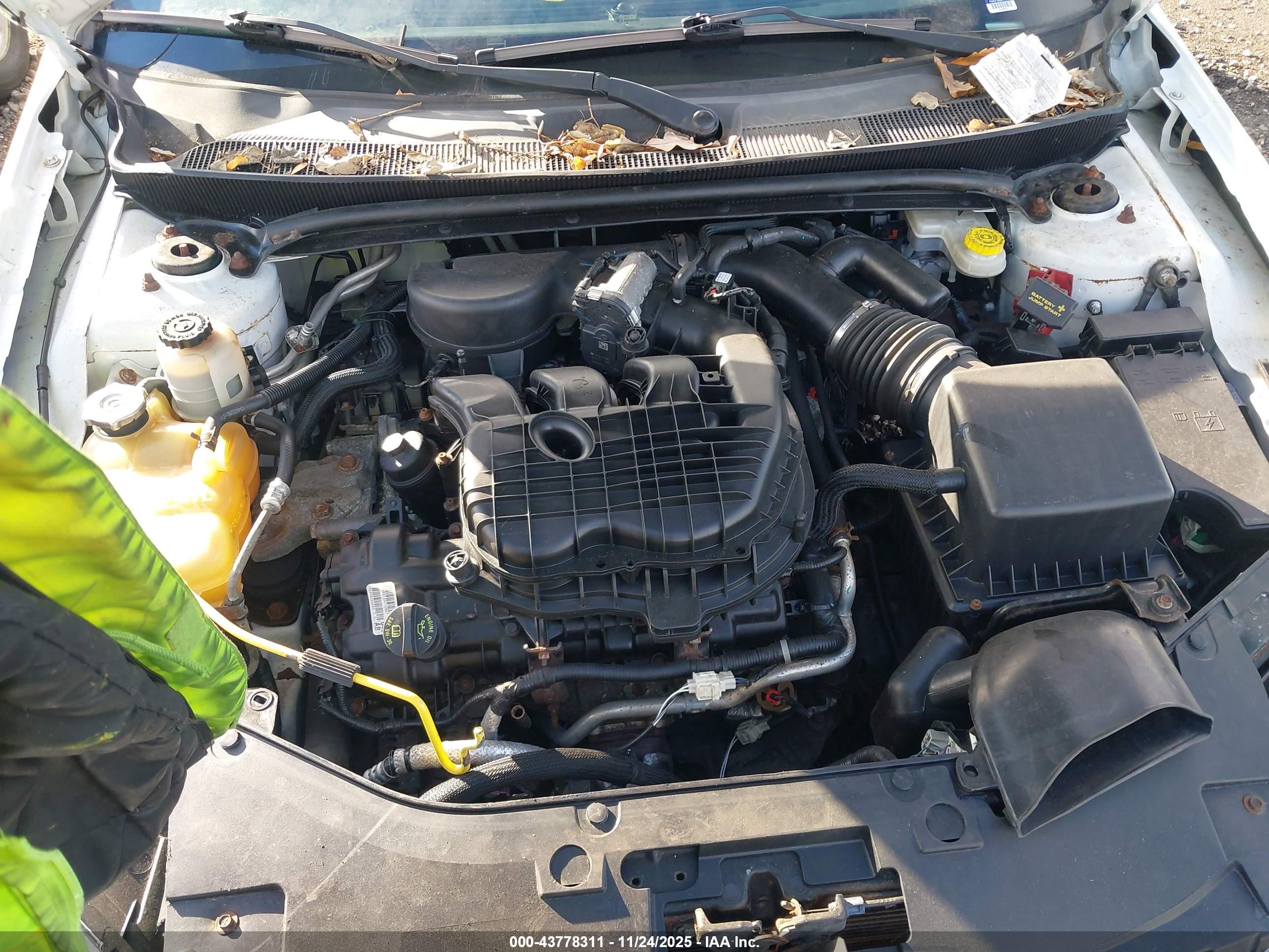CHRYSLER 200 image 10