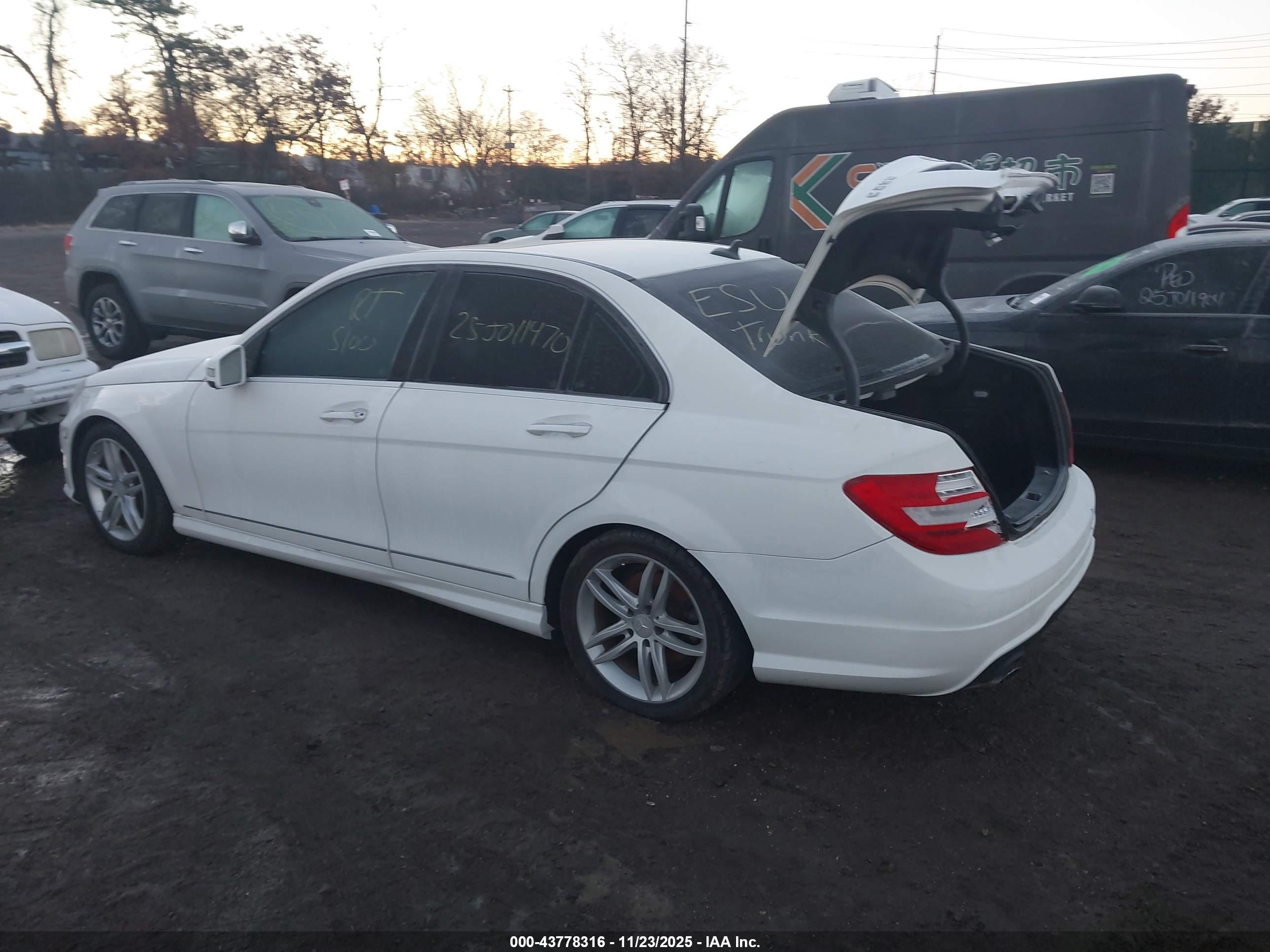 MERCEDES-BENZ C image 3