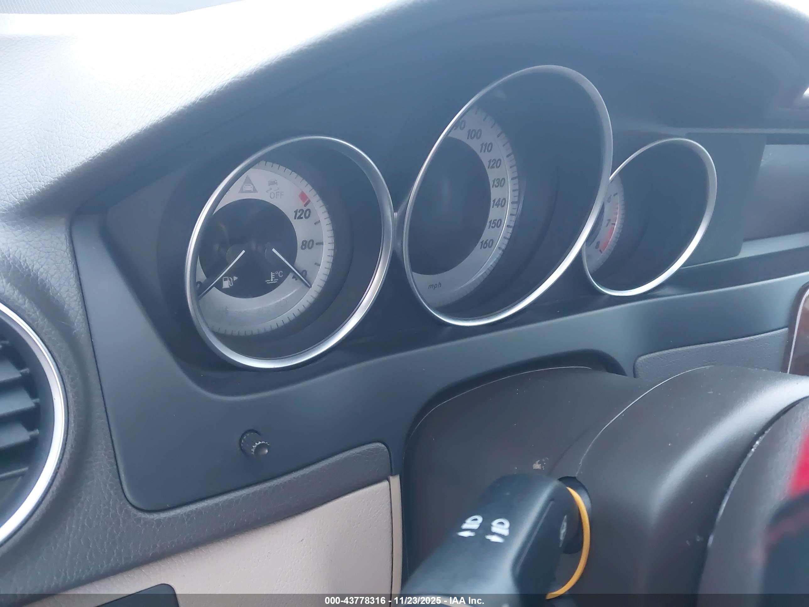 MERCEDES-BENZ C image 7