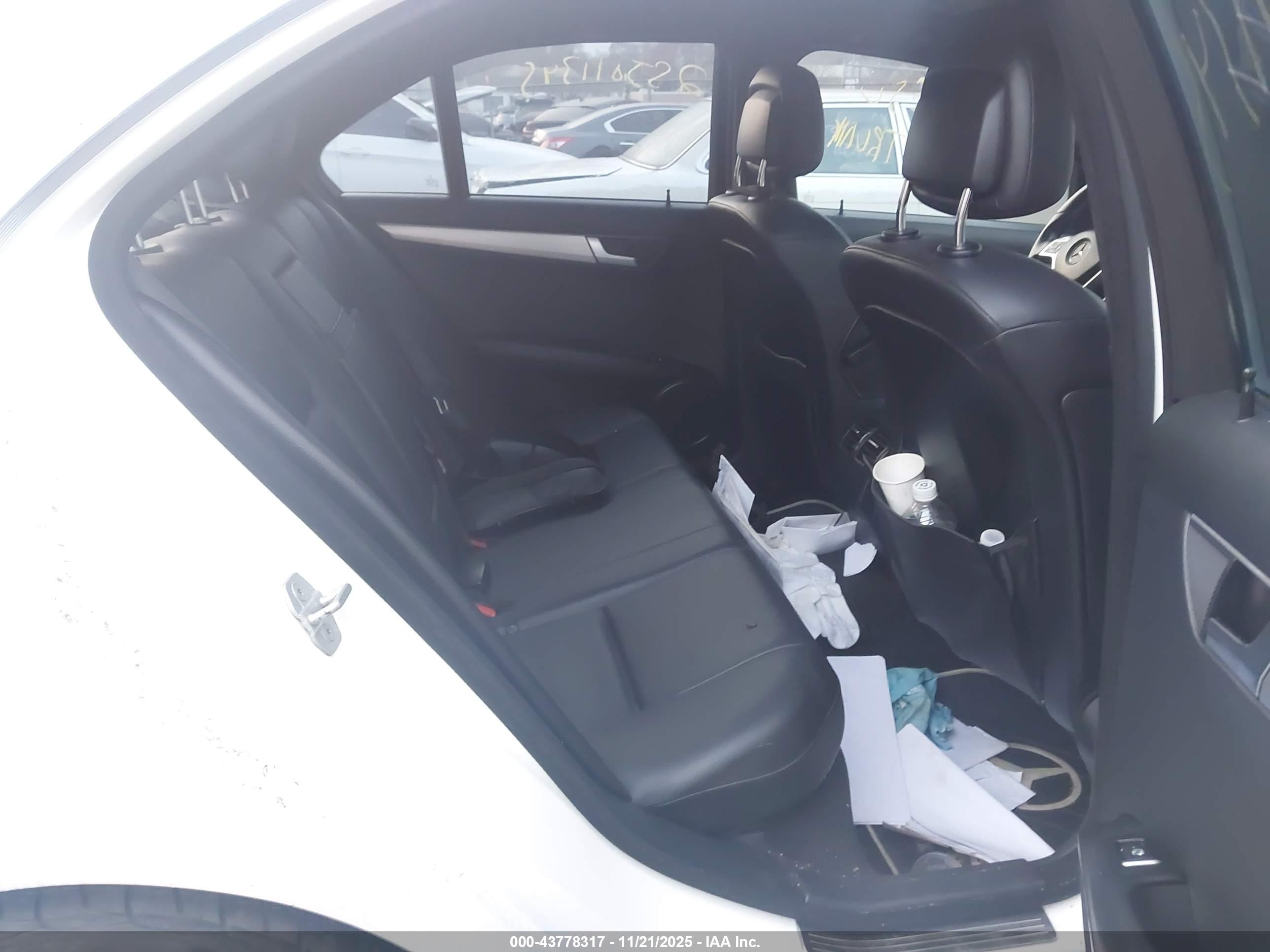 MERCEDES-BENZ C image 8