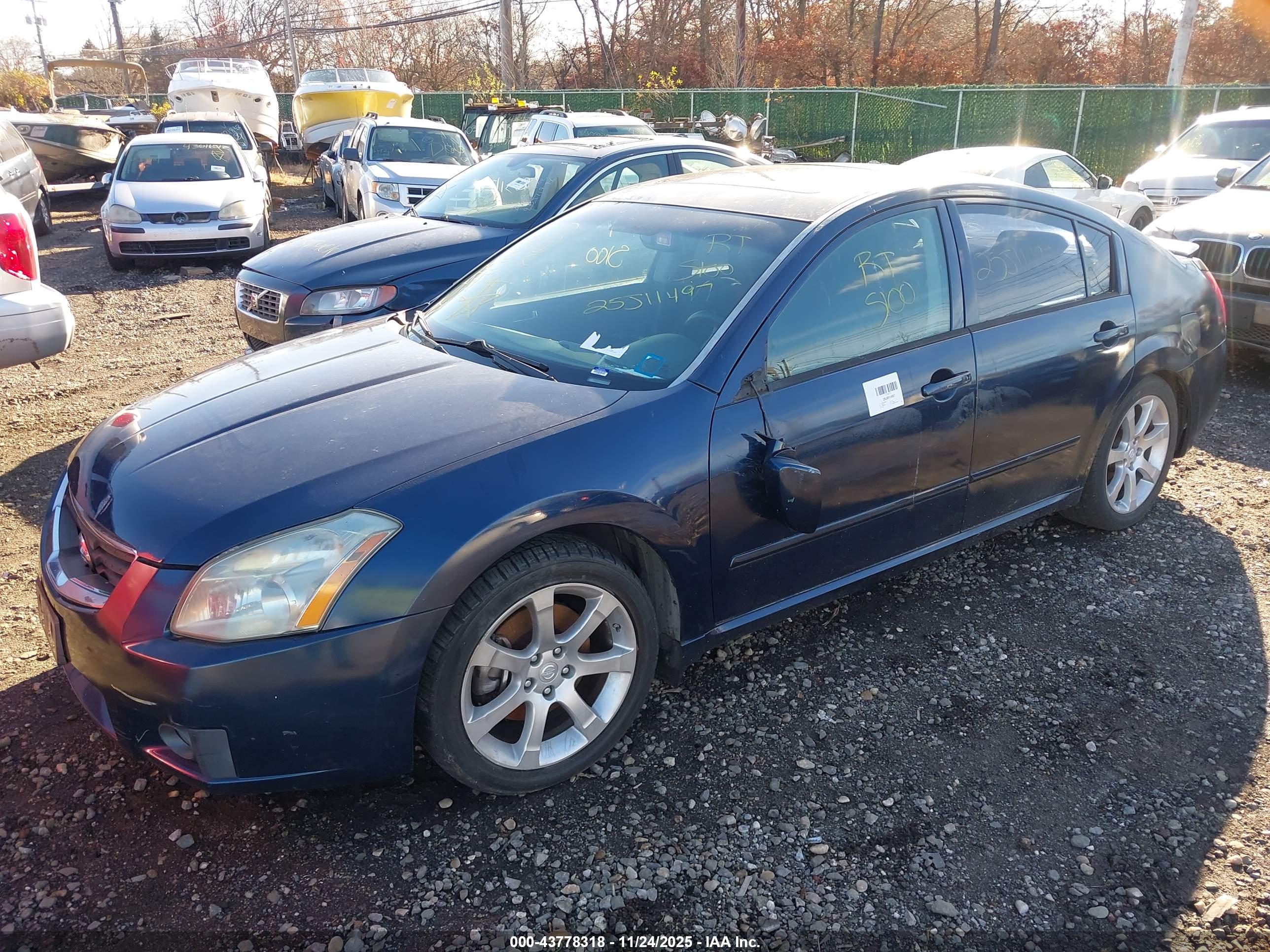 NISSAN MAXIMA image 6