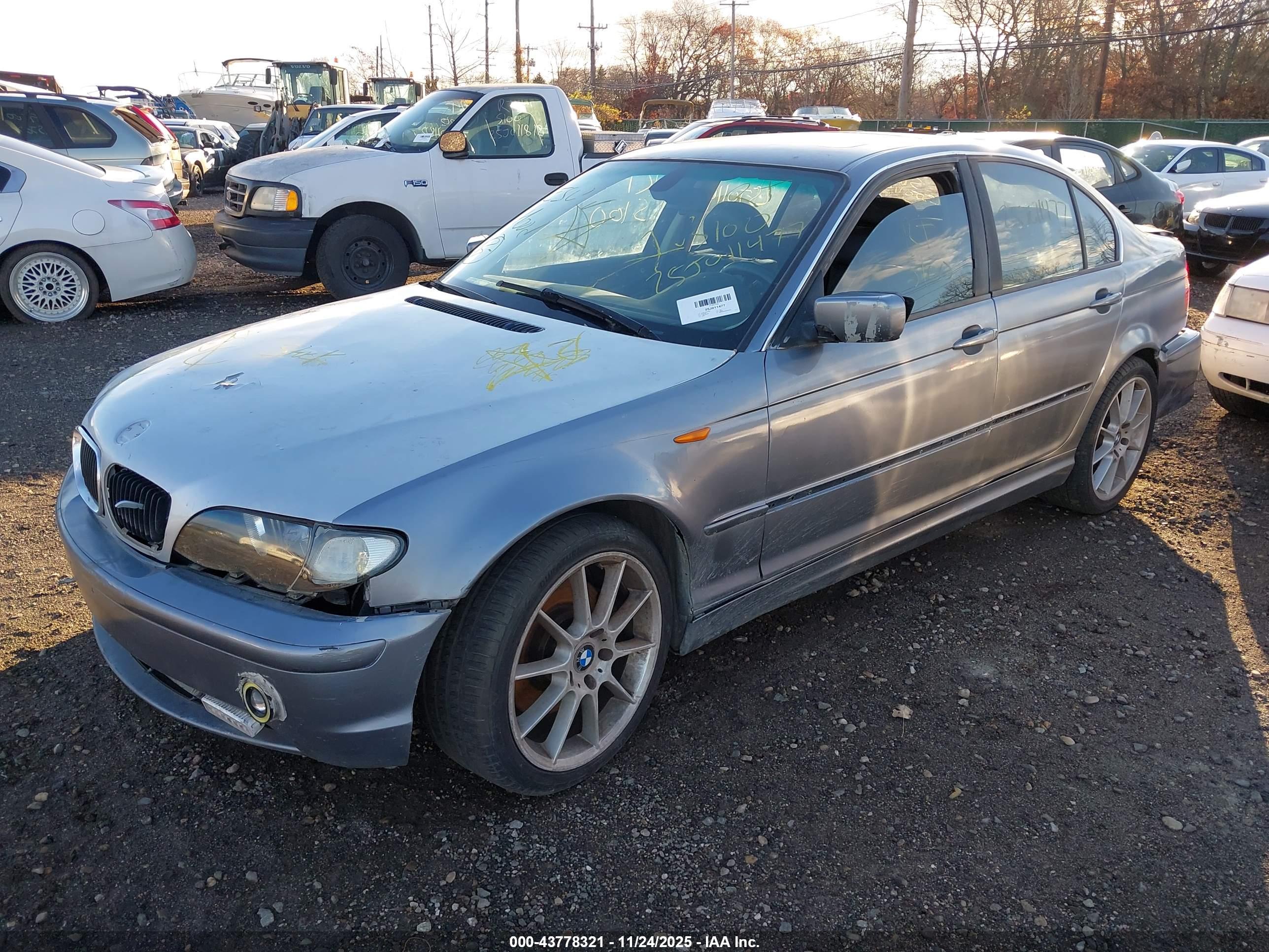 BMW 330XI image 2