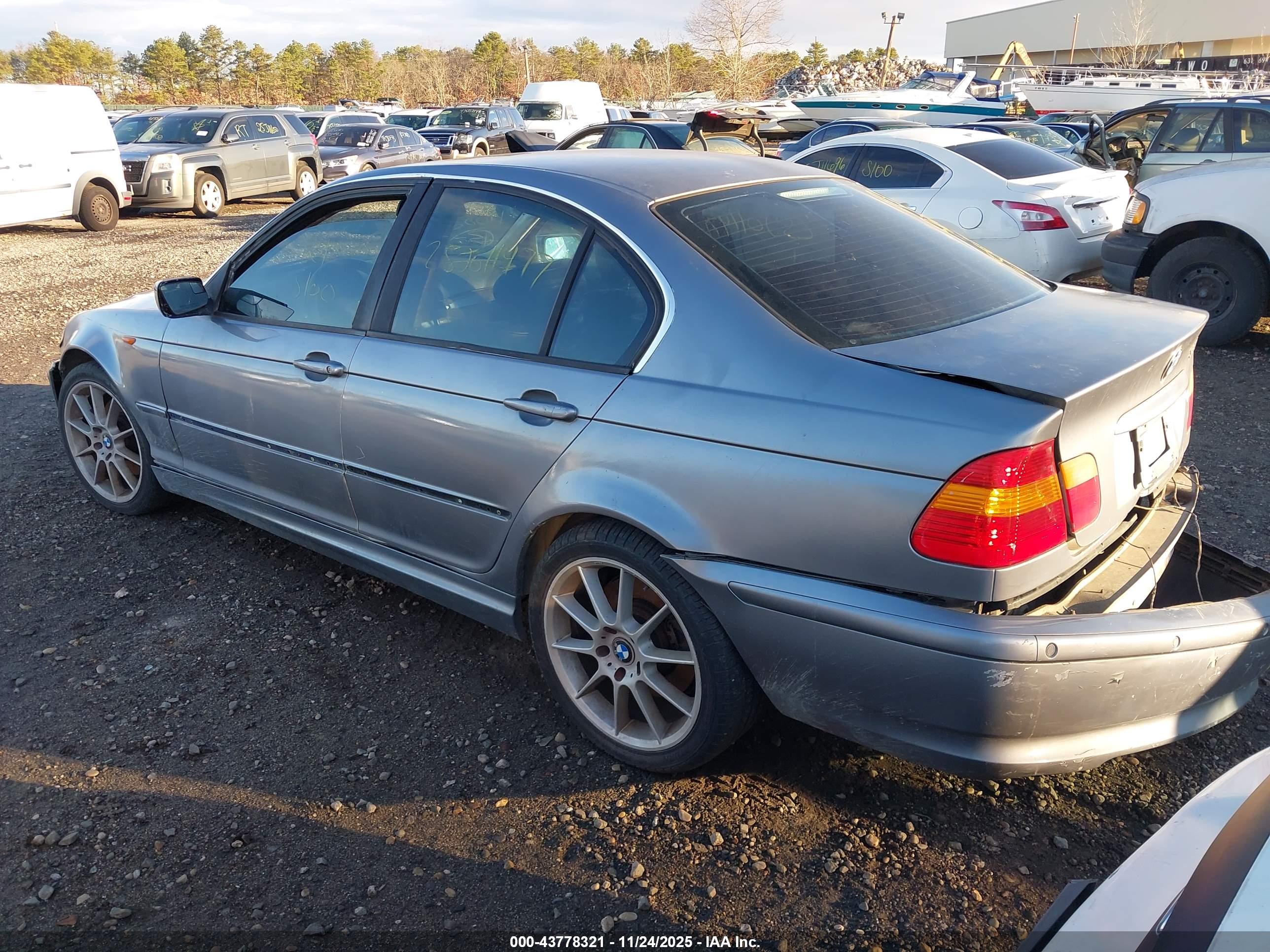 BMW 330XI image 3