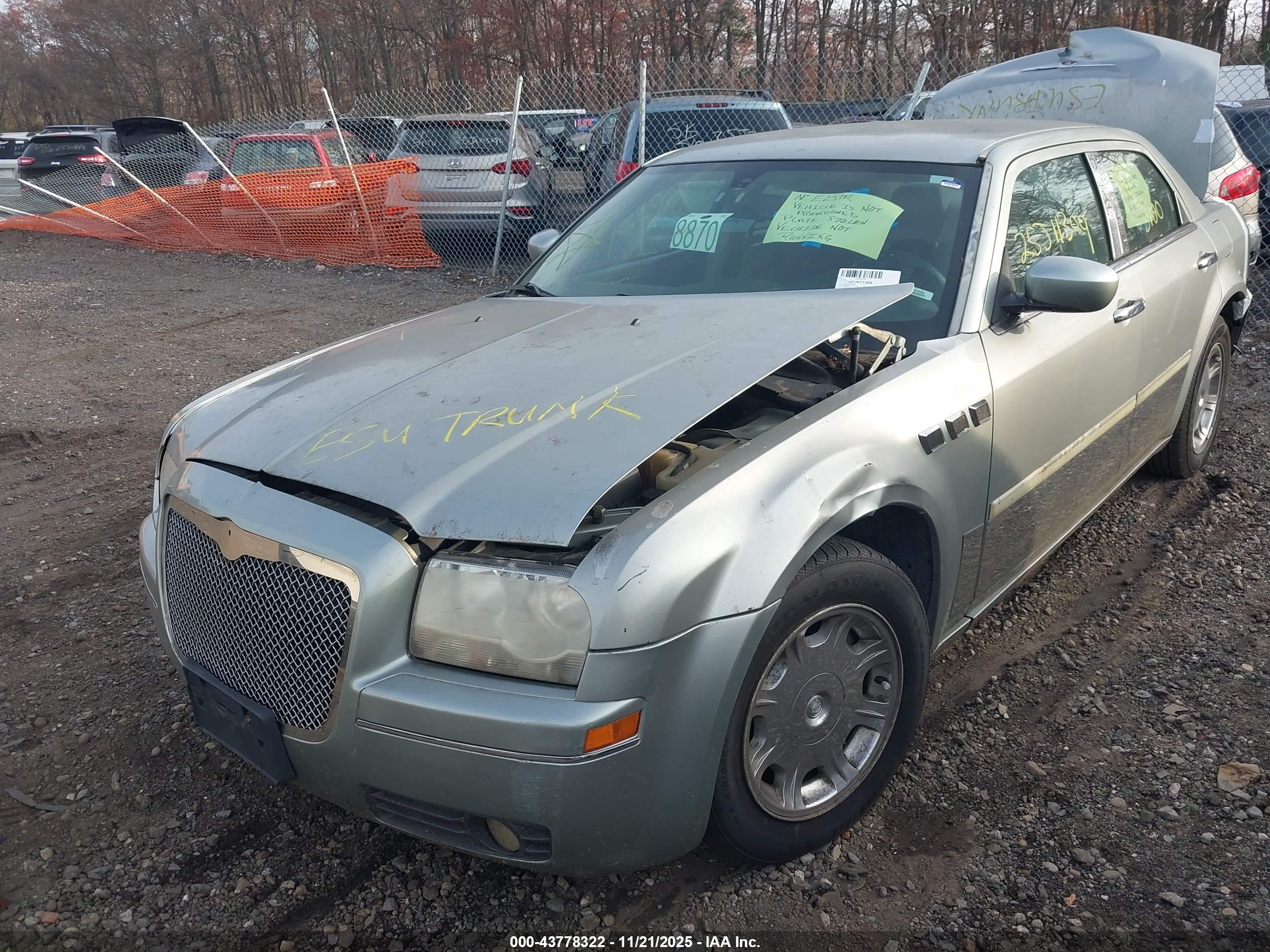CHRYSLER 300 image 6