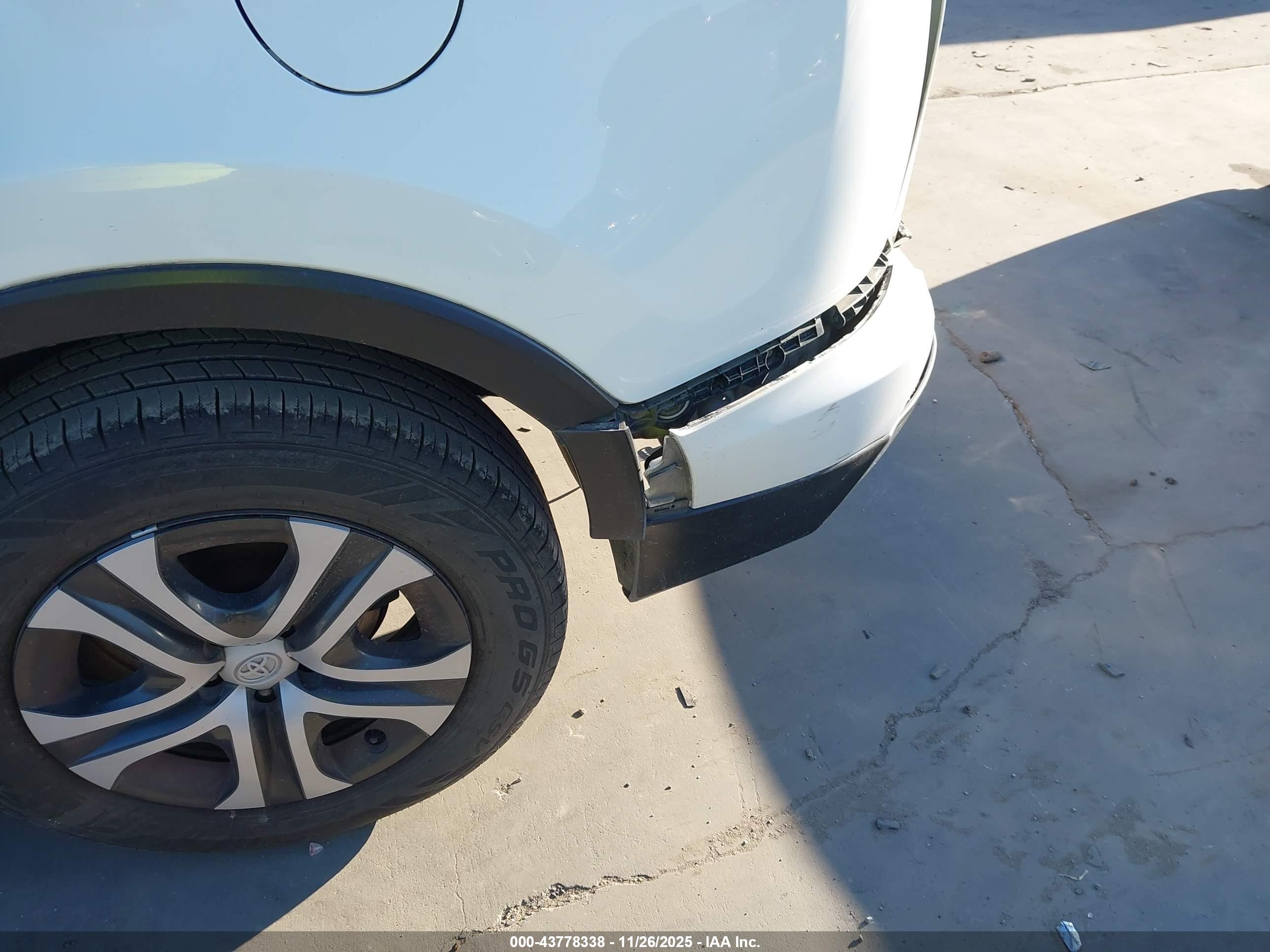 TOYOTA RAV4 image 6