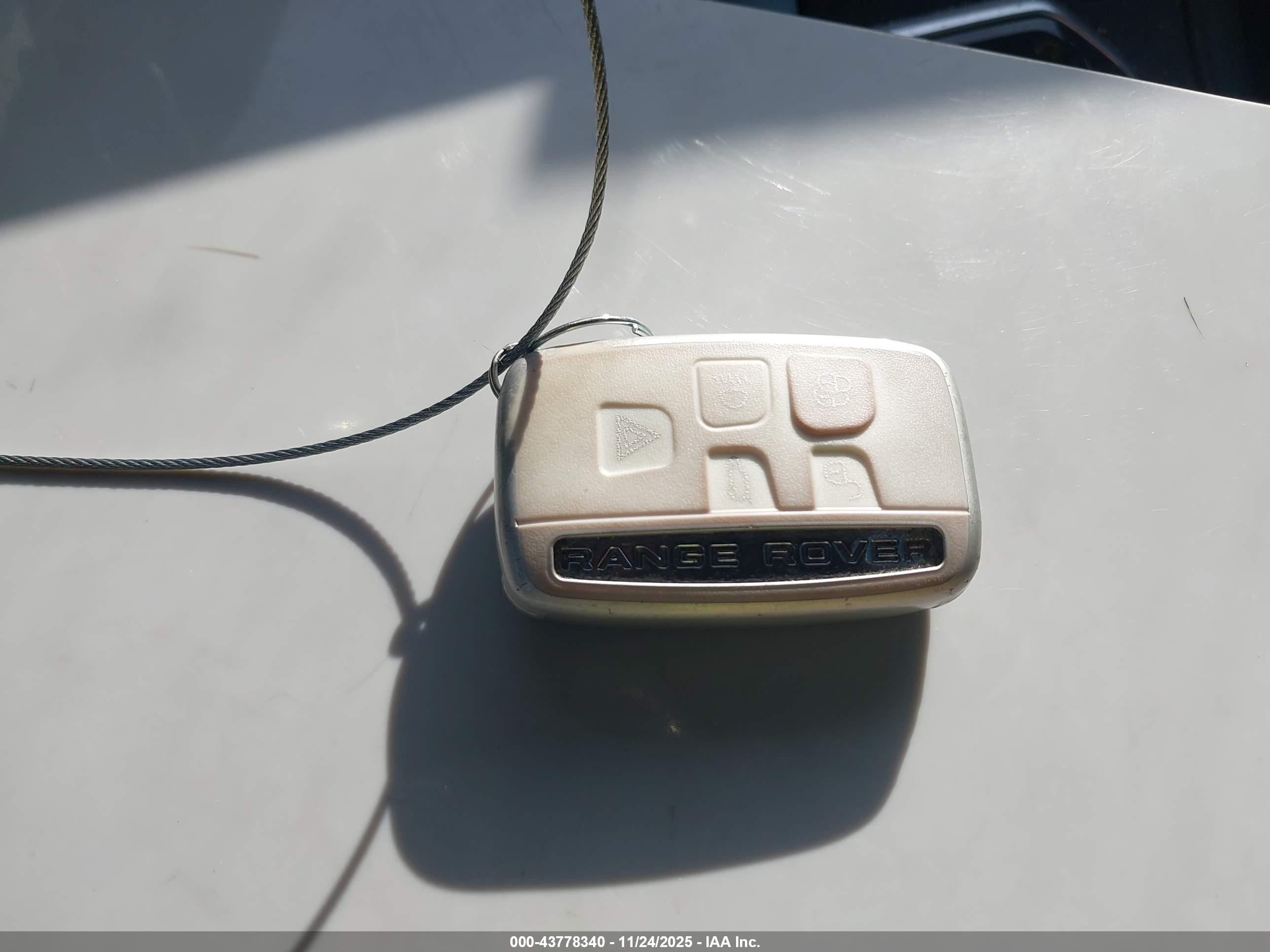 LAND ROVER image 11