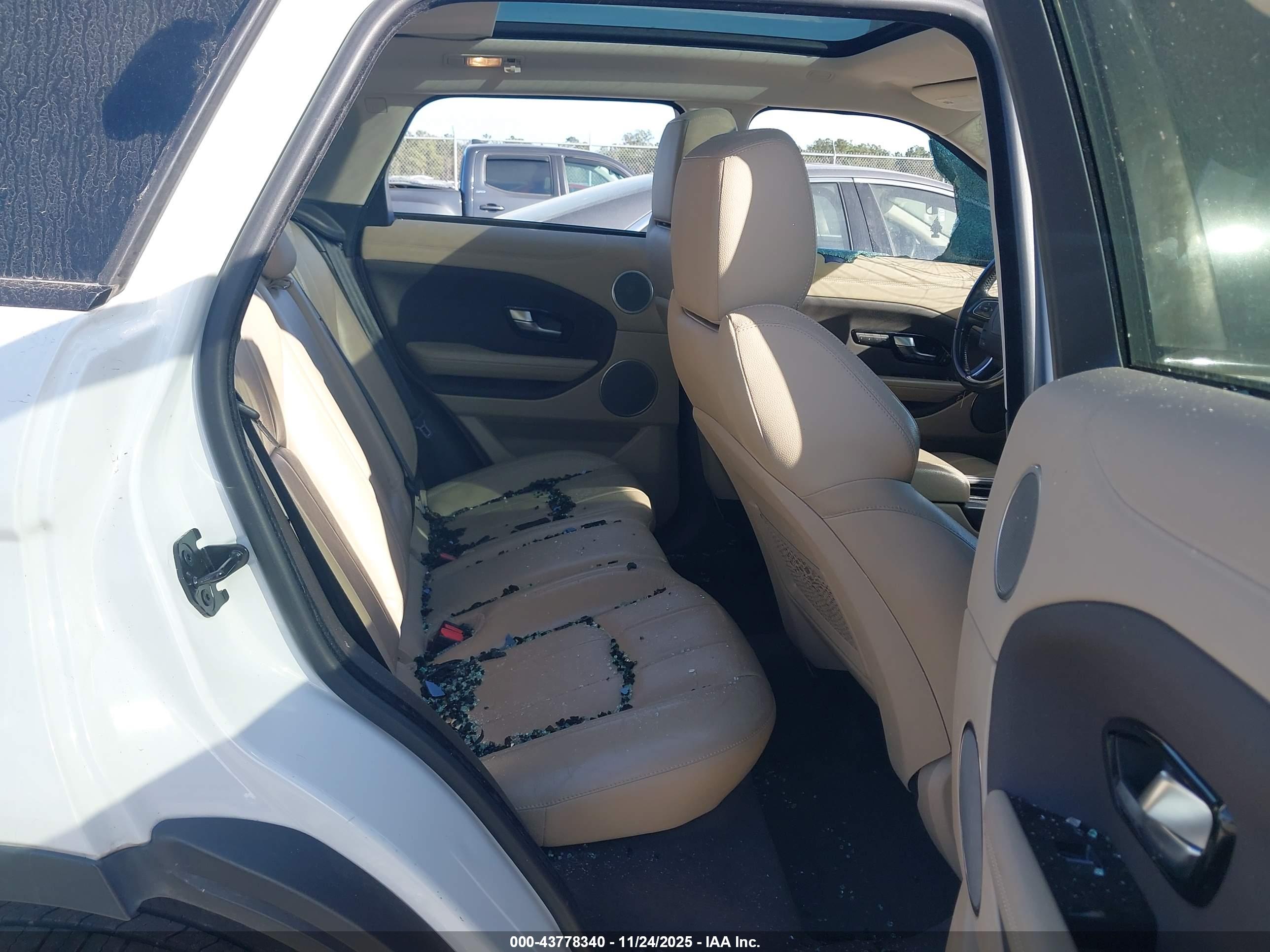 LAND ROVER image 8