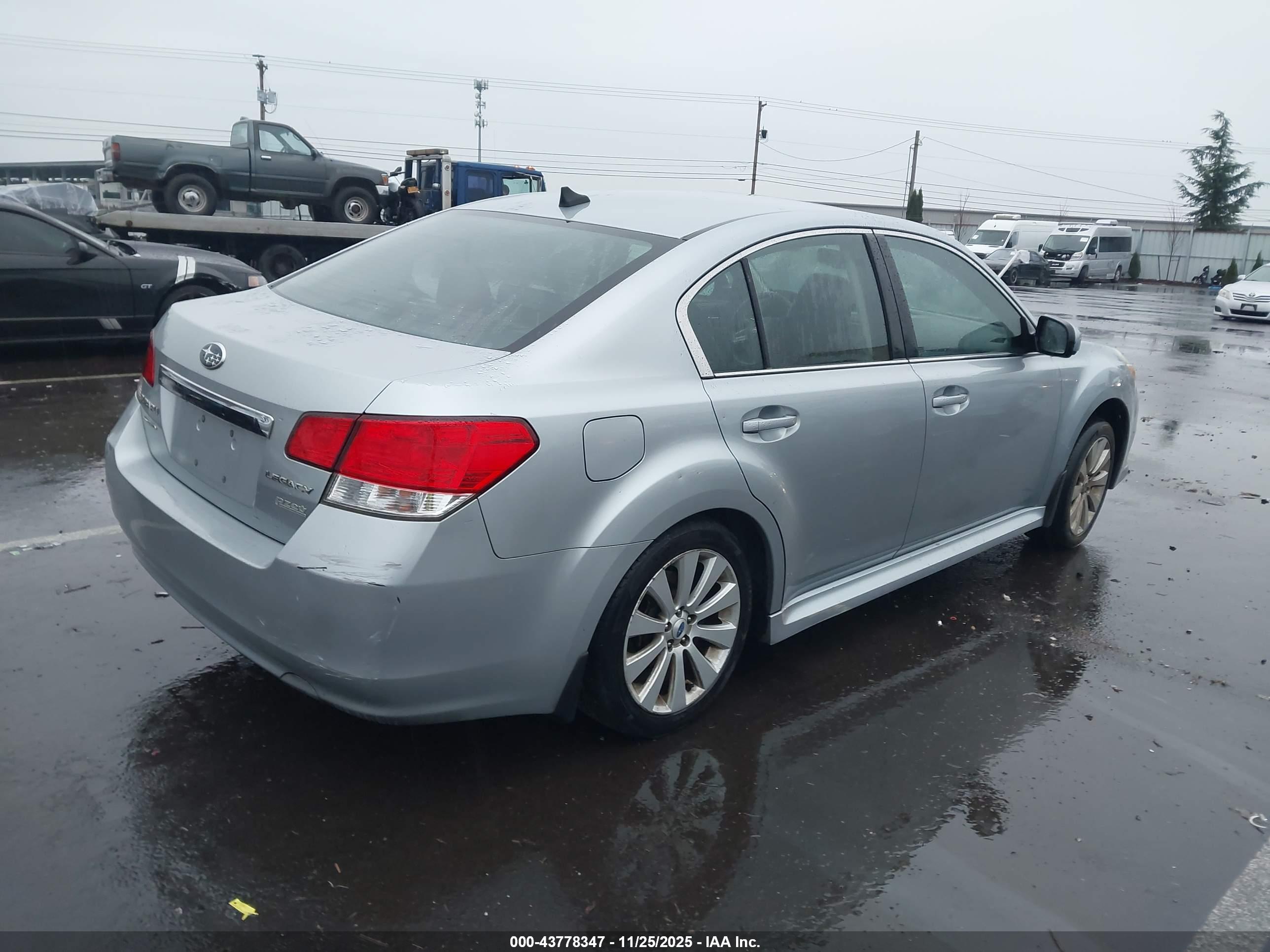 SUBARU LEGACY image 4