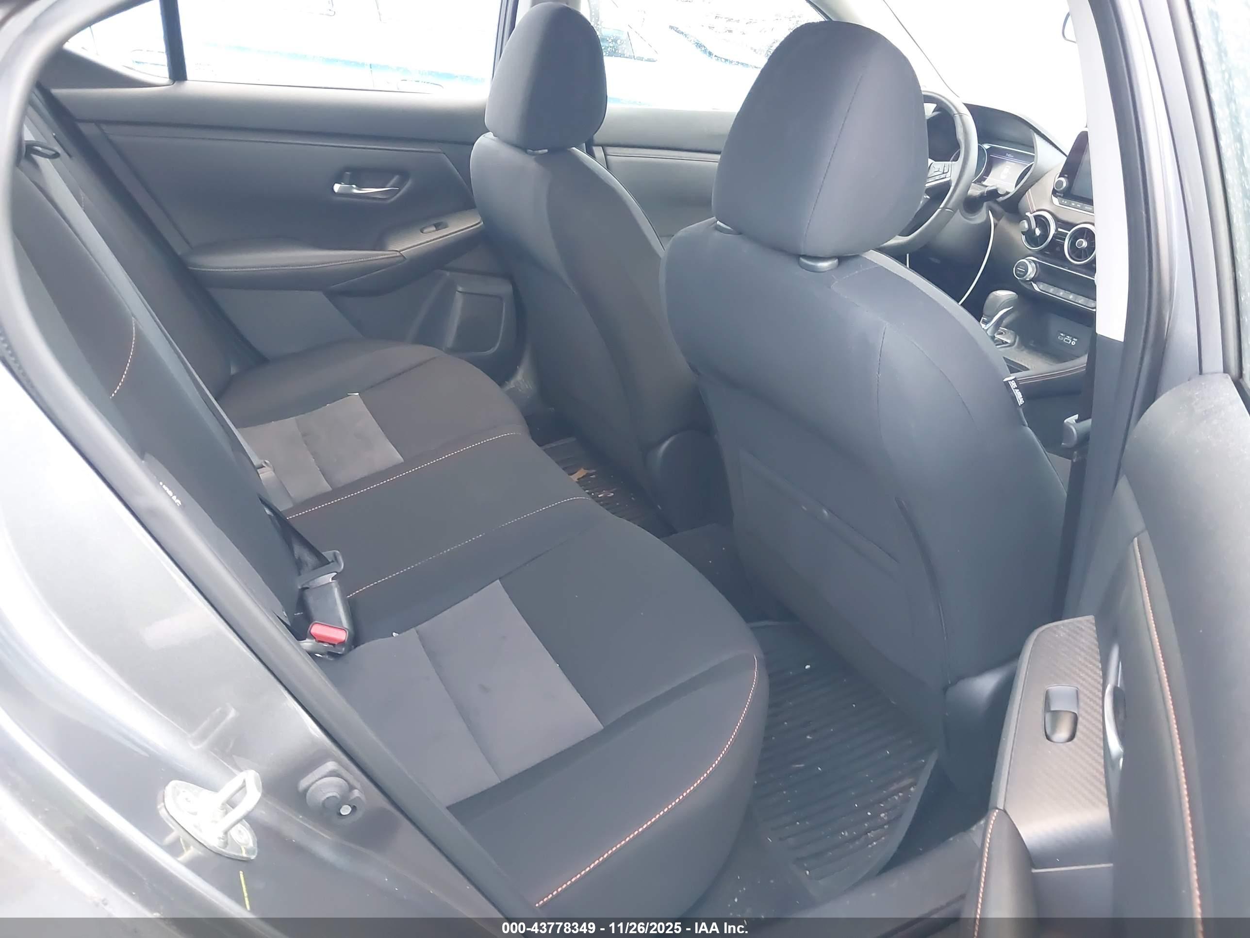 NISSAN SENTRA image 8