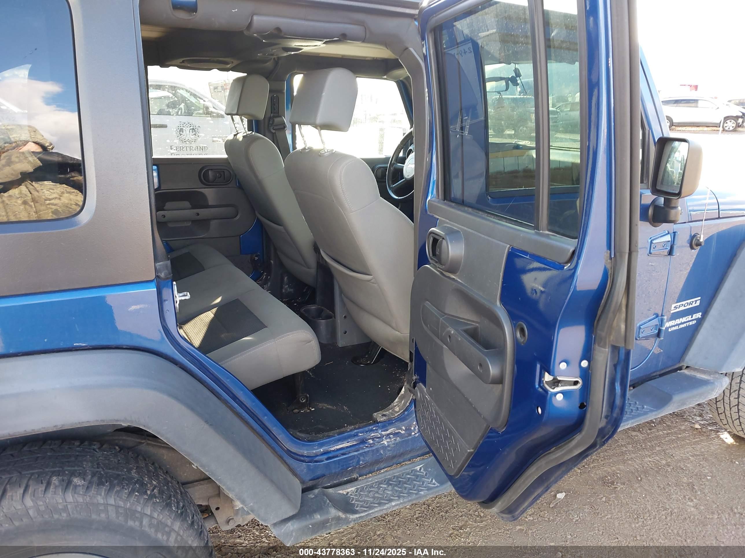 JEEP WRANGLER image 8