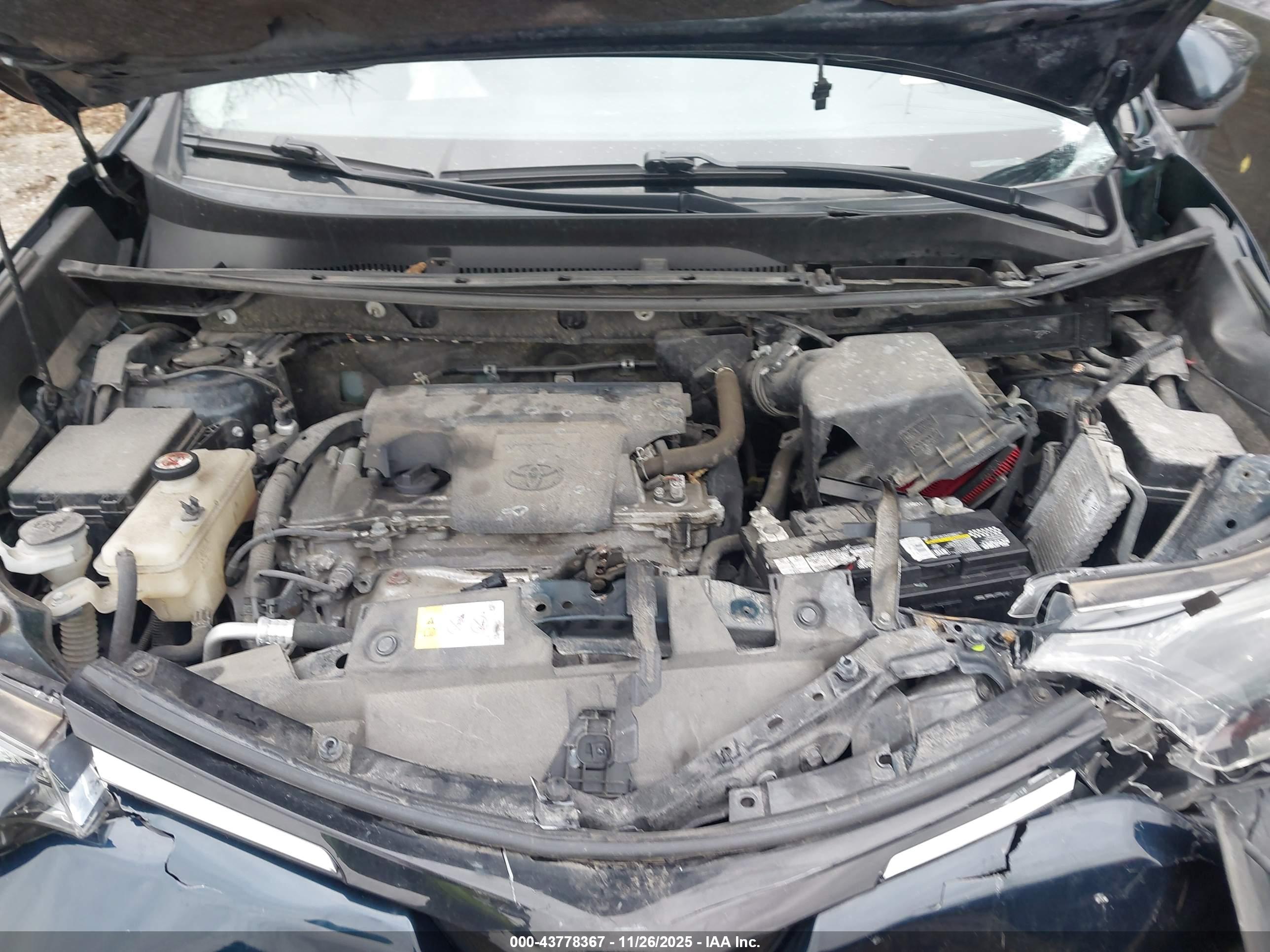 TOYOTA RAV4 image 10