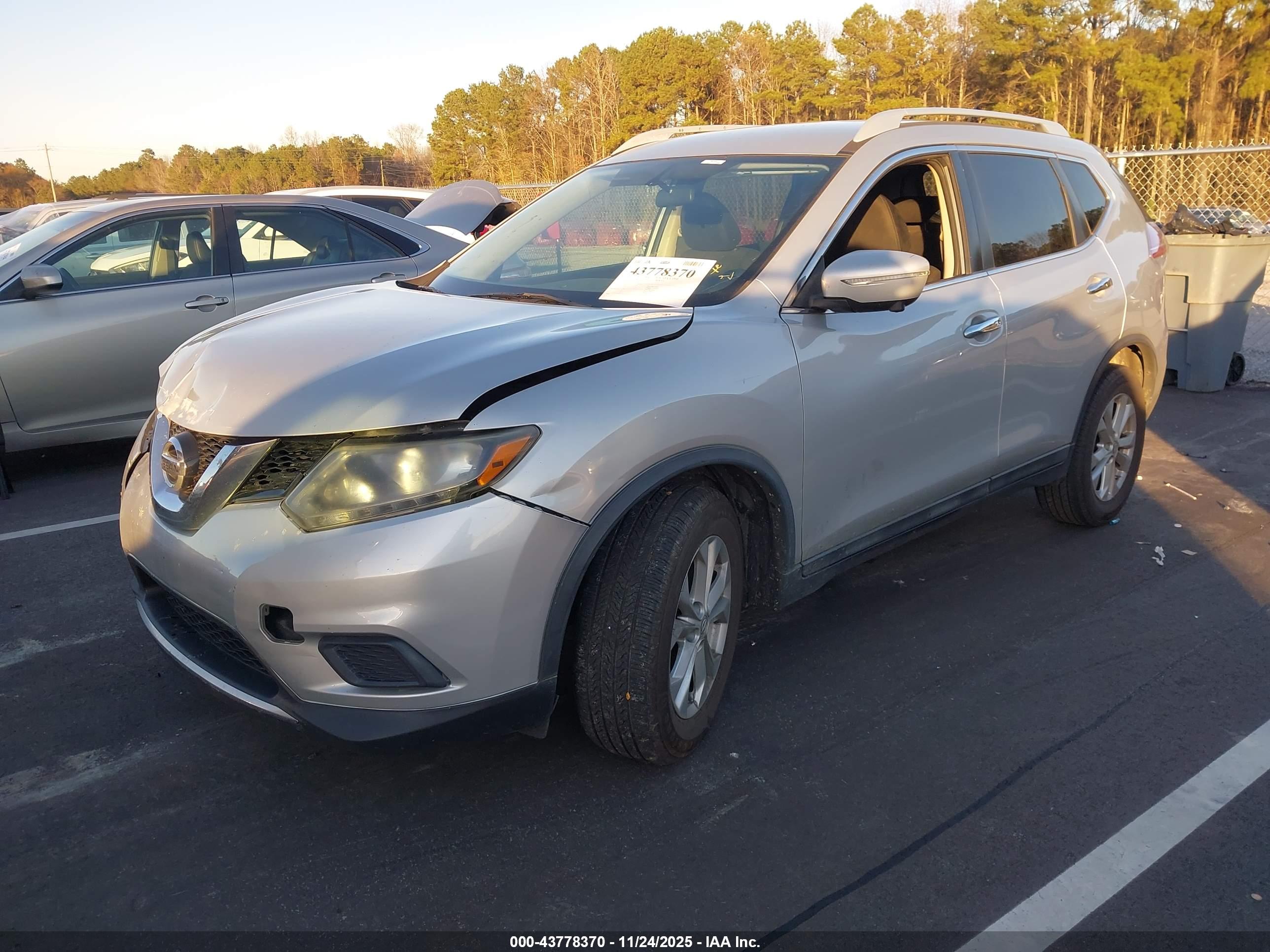 NISSAN ROGUE image 2
