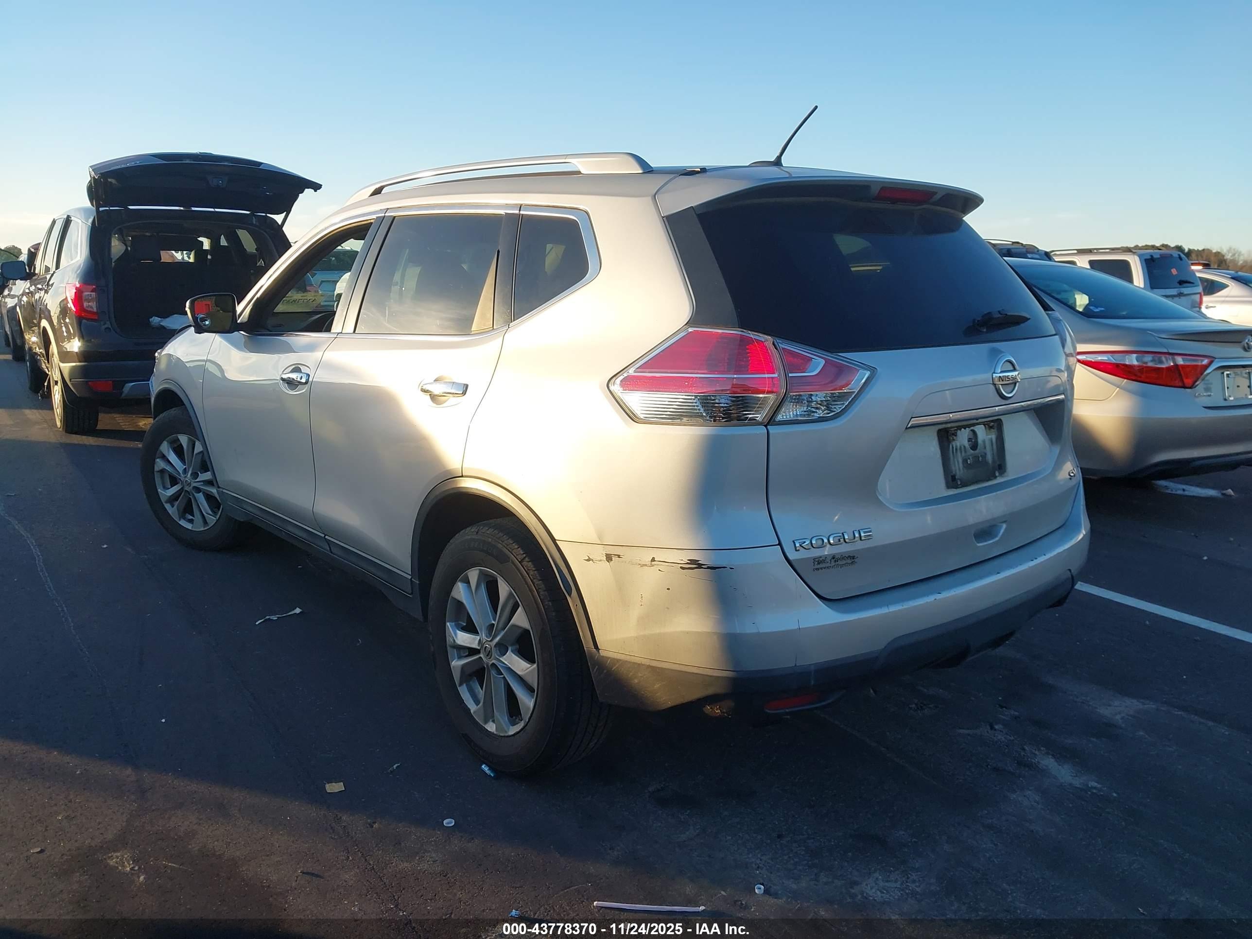NISSAN ROGUE image 3
