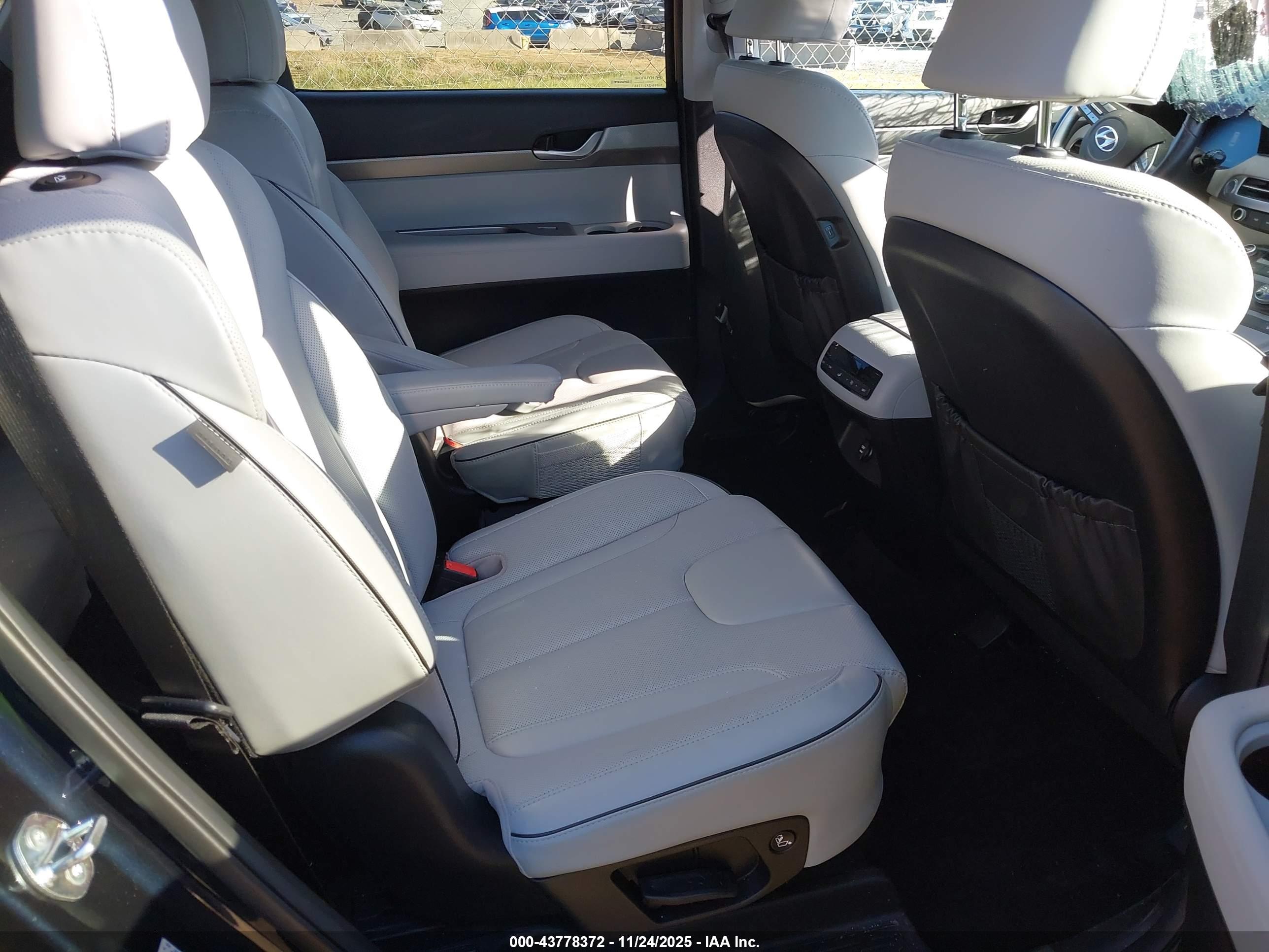 HYUNDAI PALISADE image 8