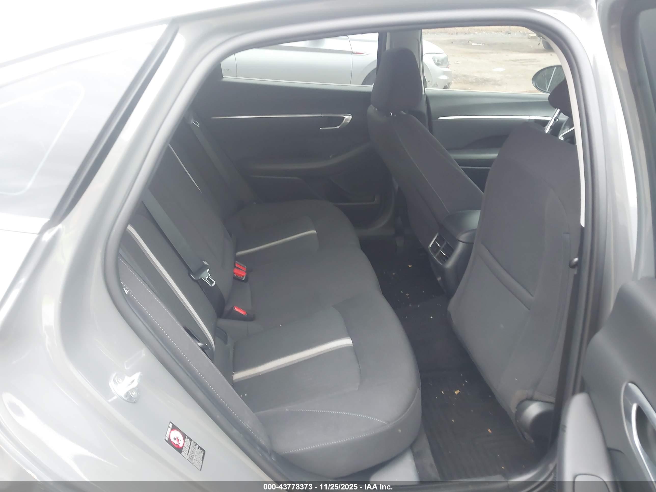 HYUNDAI SONATA image 8
