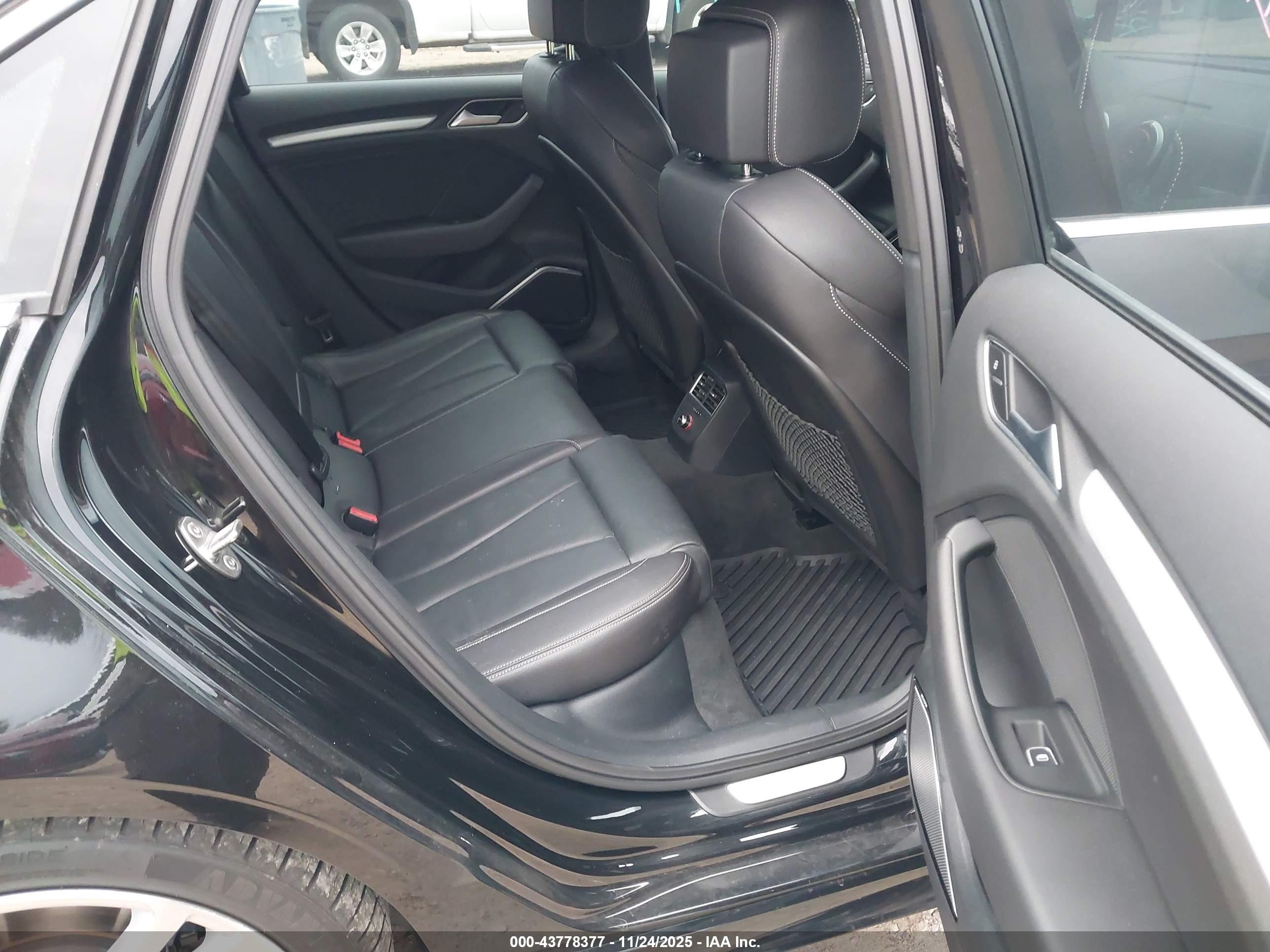 AUDI S3 image 8
