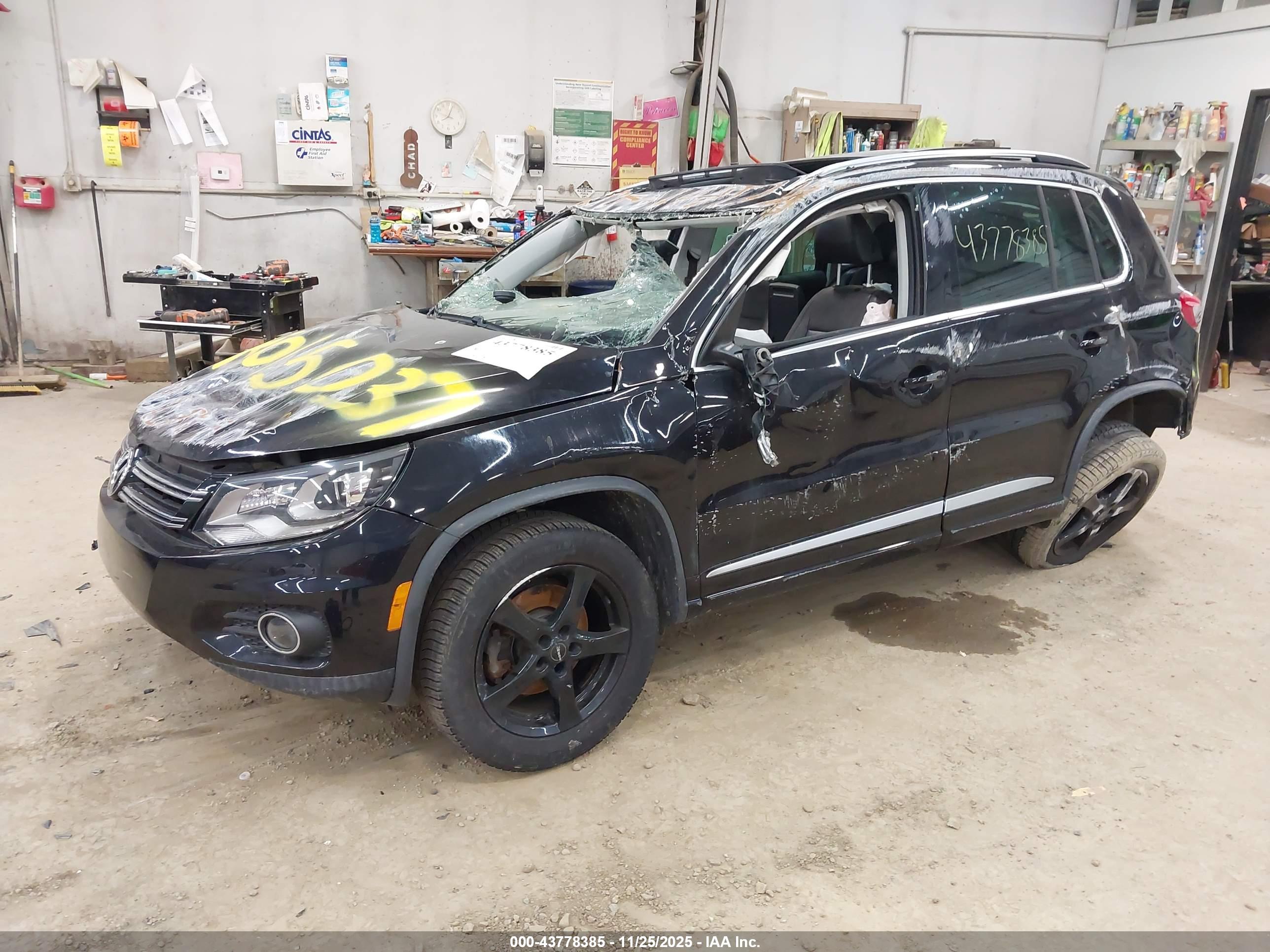 VOLKSWAGEN TIGUAN image 2