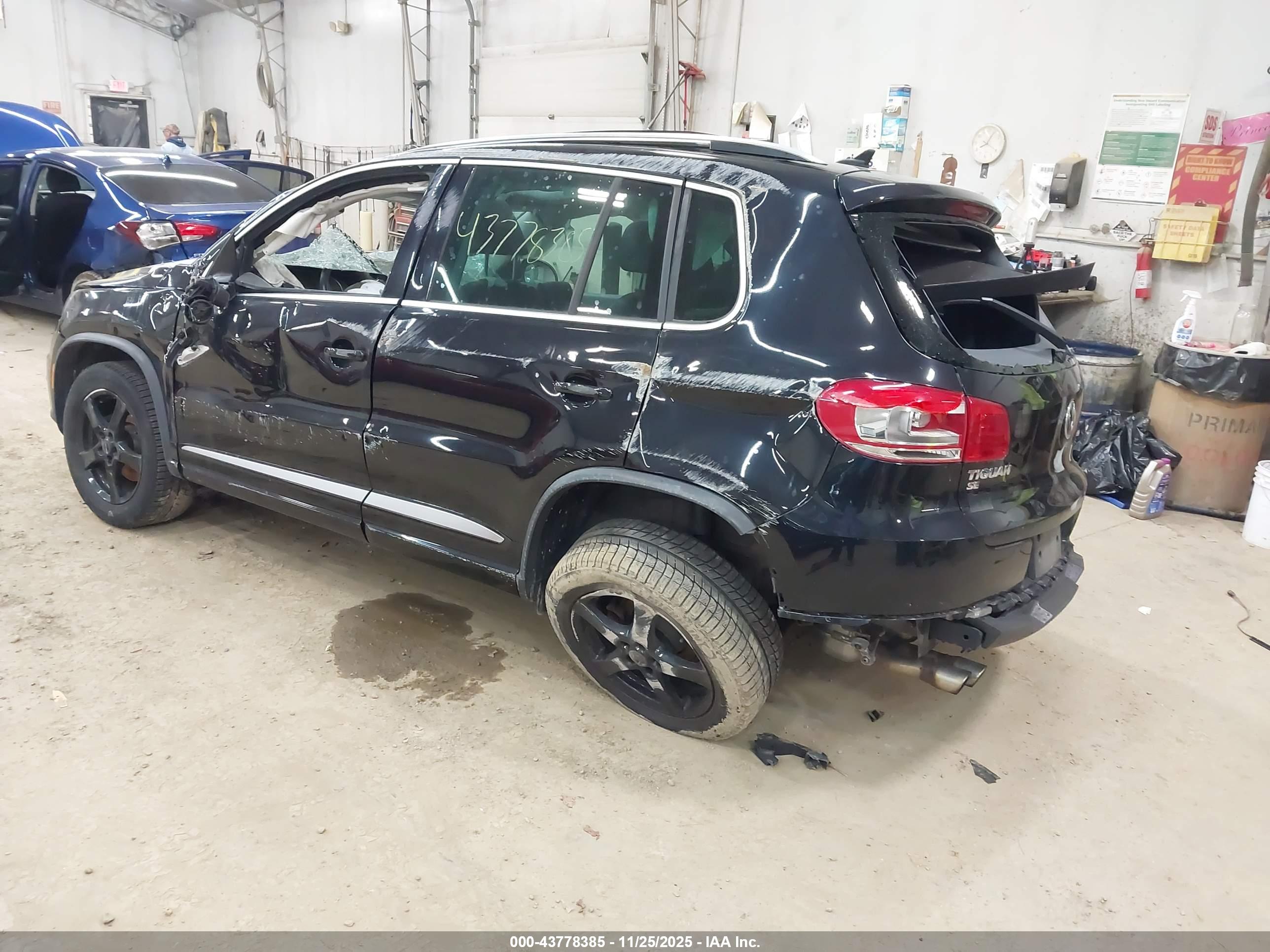 VOLKSWAGEN TIGUAN image 3
